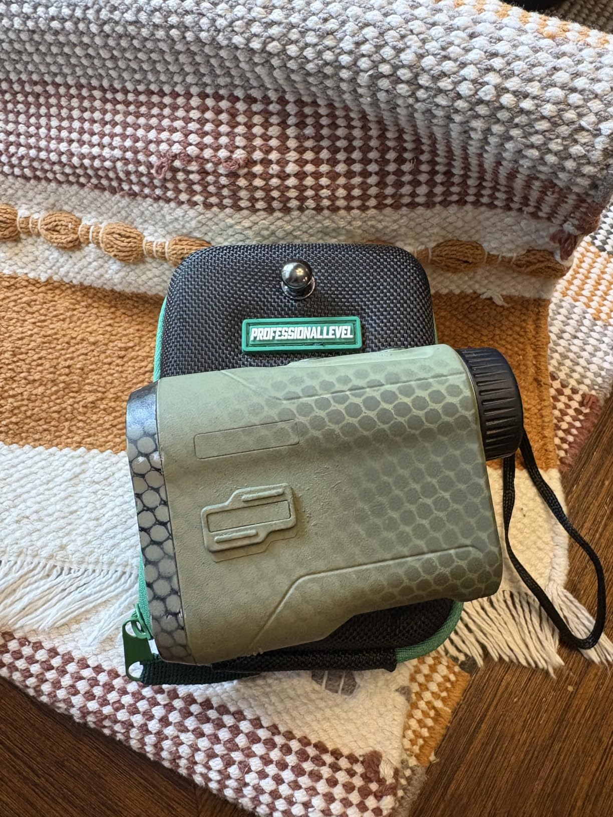 REVASRI Golf Rangefinder with Slope and Pin Lock Vibration, External Slope Switch for Golf Tournament Legal, Rangefinders with Rechargeable Battery 600/1000YDS Laser Range Finder - Customer Photo 1