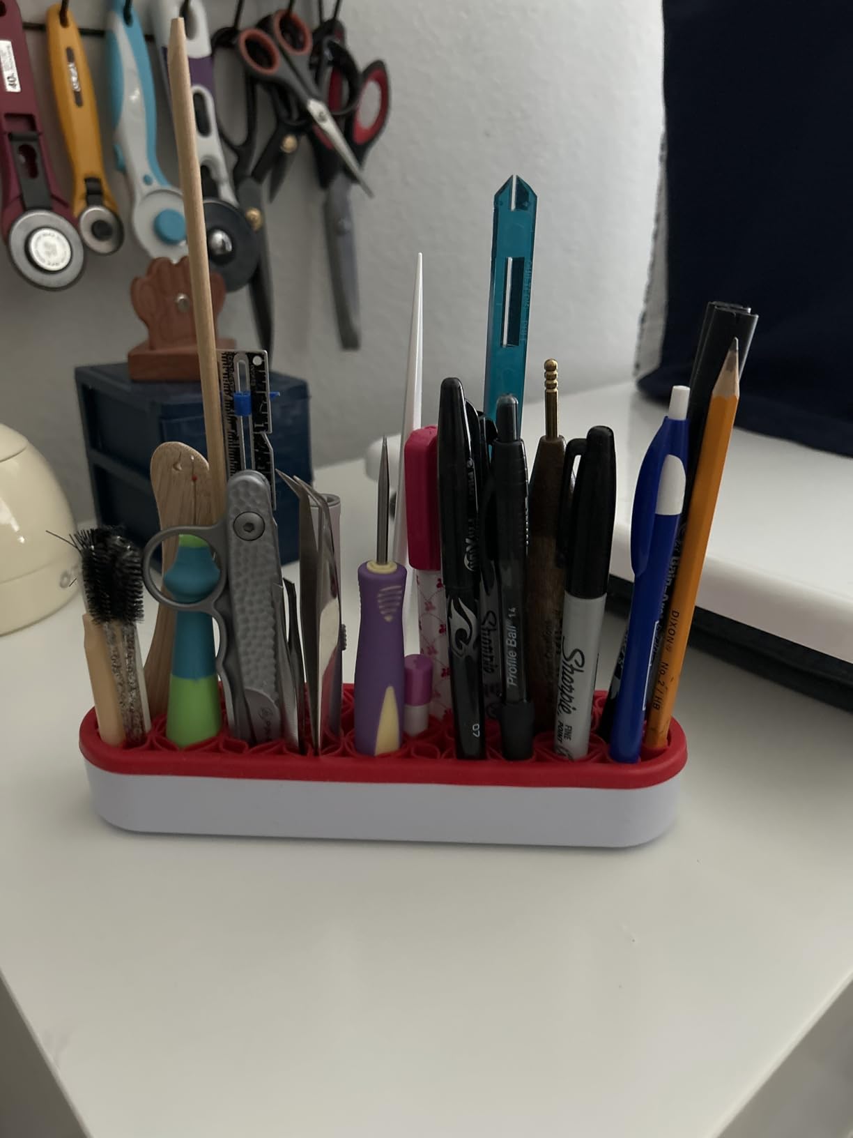 Madam Sew Upright Sewing Tools Caddy Desktop Organizer for Craft and Quilting Supplies Holds Scissors, Seam Rippers and Markers – Tabletop Sewing Accessories Storage Organizer (Red) - Customer Photo 1