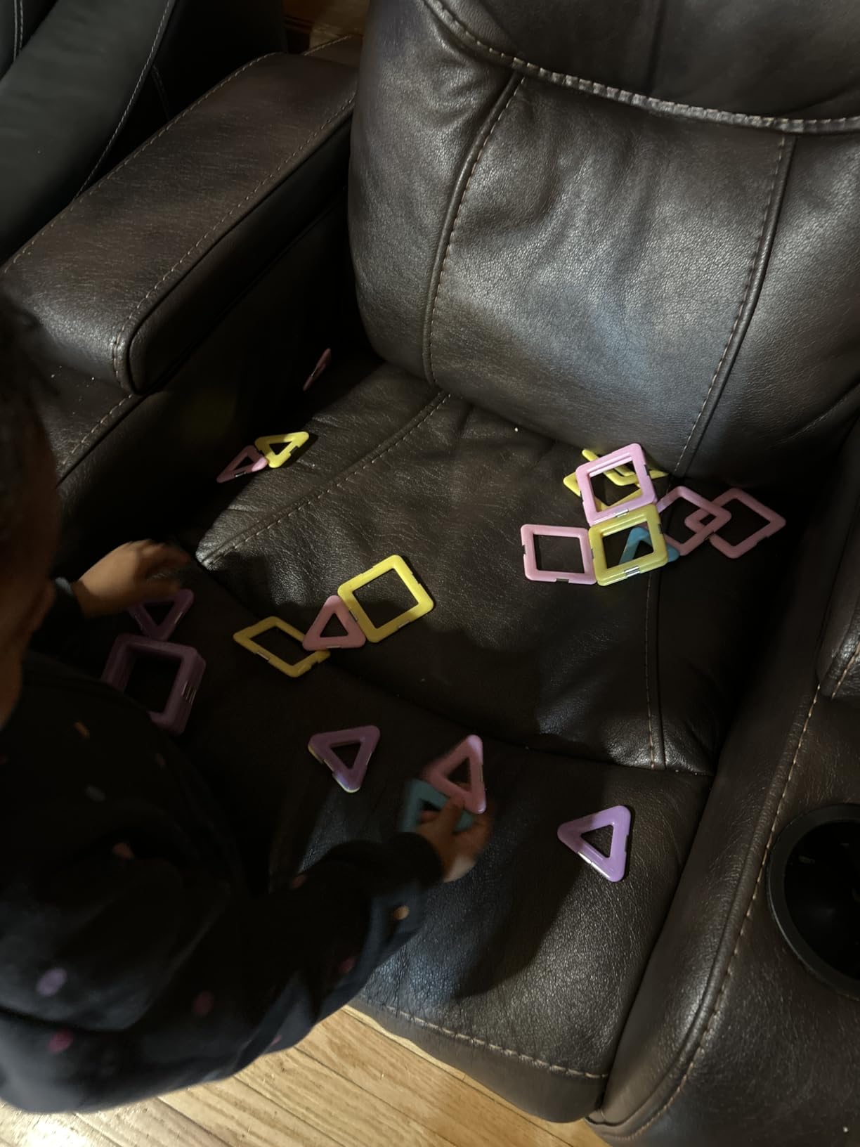 Magnetic Tiles Toys for 3 4 5 6 7 8+ Year Old Boys Girls Upgrade Macaron Castle Blocks Building Set for Toddlers STEM Creativity/Educational Toys for Kids Age 3-6 Christmas Birthday Gifts - Customer Photo 1