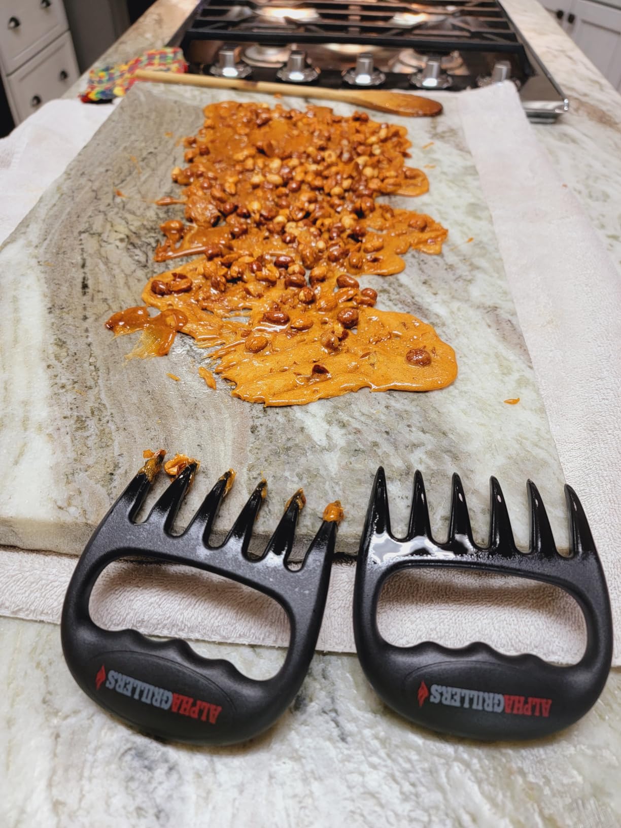 Alpha Grillers Meat Shredder Claws - BBQ Smoker Accessories Grilling Gifts for Men - Stocking Stuffers for Men - White Elephant Gifts Useful Ideas - Grill Tools for Pulled Pork - Customer Photo 2