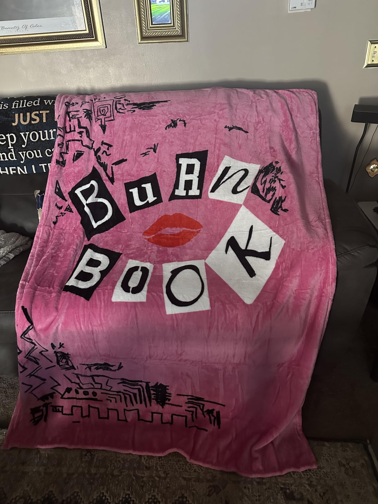 Jay Franco Plush Throw Blanket – 46