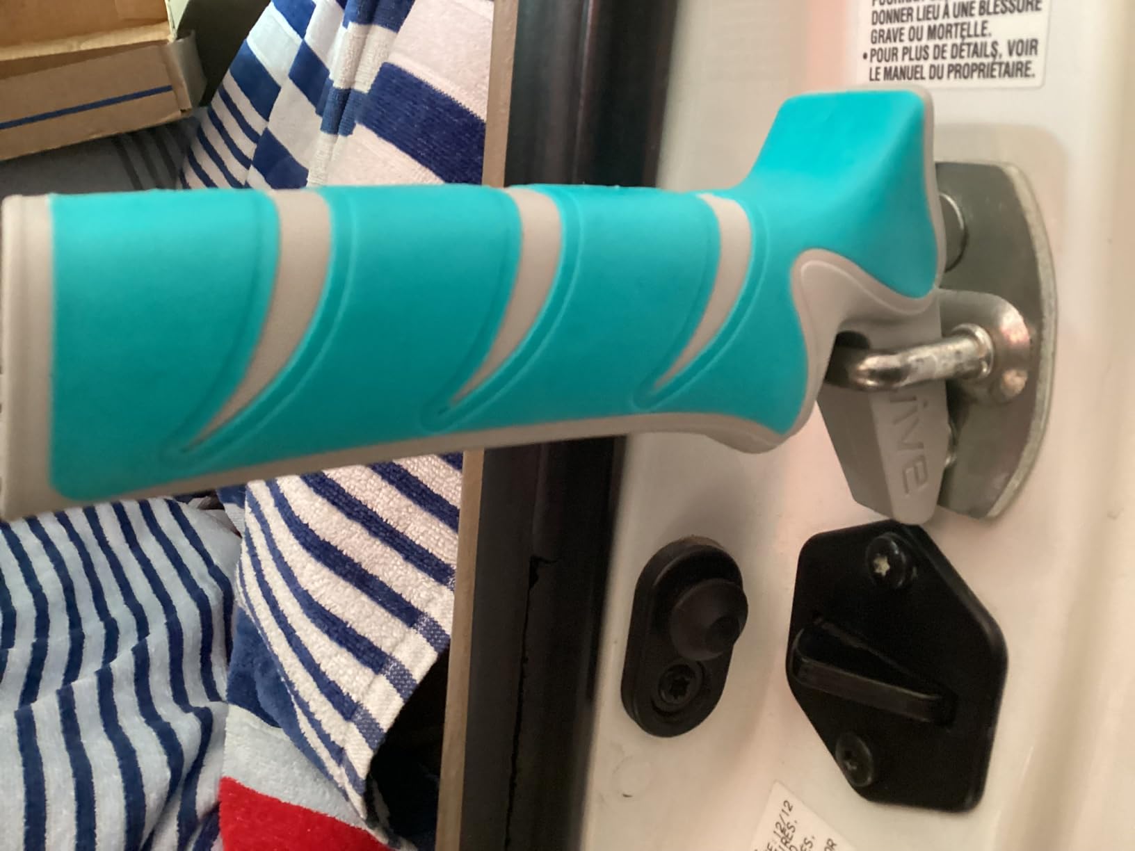 Vive Car Handle Assist for Elderly - Scratch Proof Latch - Auto Grab Bar Cane Support Aid - Standing Mobility Safety Tip to Help Get Out - Portable Assistive Device for Seniors, Handicapped Customer Review Vive Car Handle Assist for Elderly - Scratch Proof Latch - Auto Grab Bar Cane Support Aid - Standing Mobility Safety Tip to Help Get Out - Portable Assistive Device for Seniors, Handicapped - Customer Photo 1