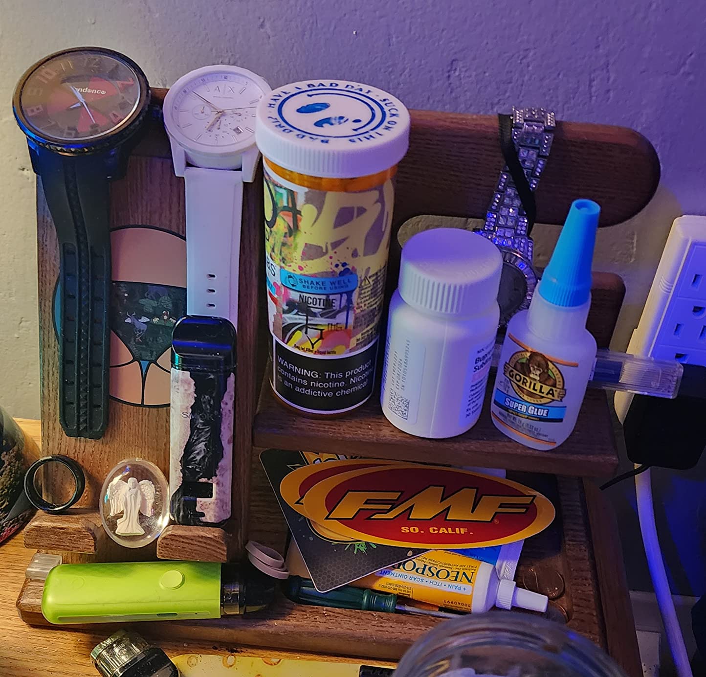 TESLYAR Wood Phone Docking Station for Men - Desktop or Nightstand Organizer - Birthday Gifts for Men, Dad - Anniversary Idea from Wife - Key Holder, Stand Wallet, Watch & Essentials (Bourbon Brown) Customer Review TESLYAR Wood Phone Docking Station for Men - Desktop or Nightstand Organizer - Birthday Gifts for Men, Dad - Anniversary Idea from Wife - Key Holder, Stand Wallet, Watch & Essentials (Bourbon Brown) - Customer Photo 3