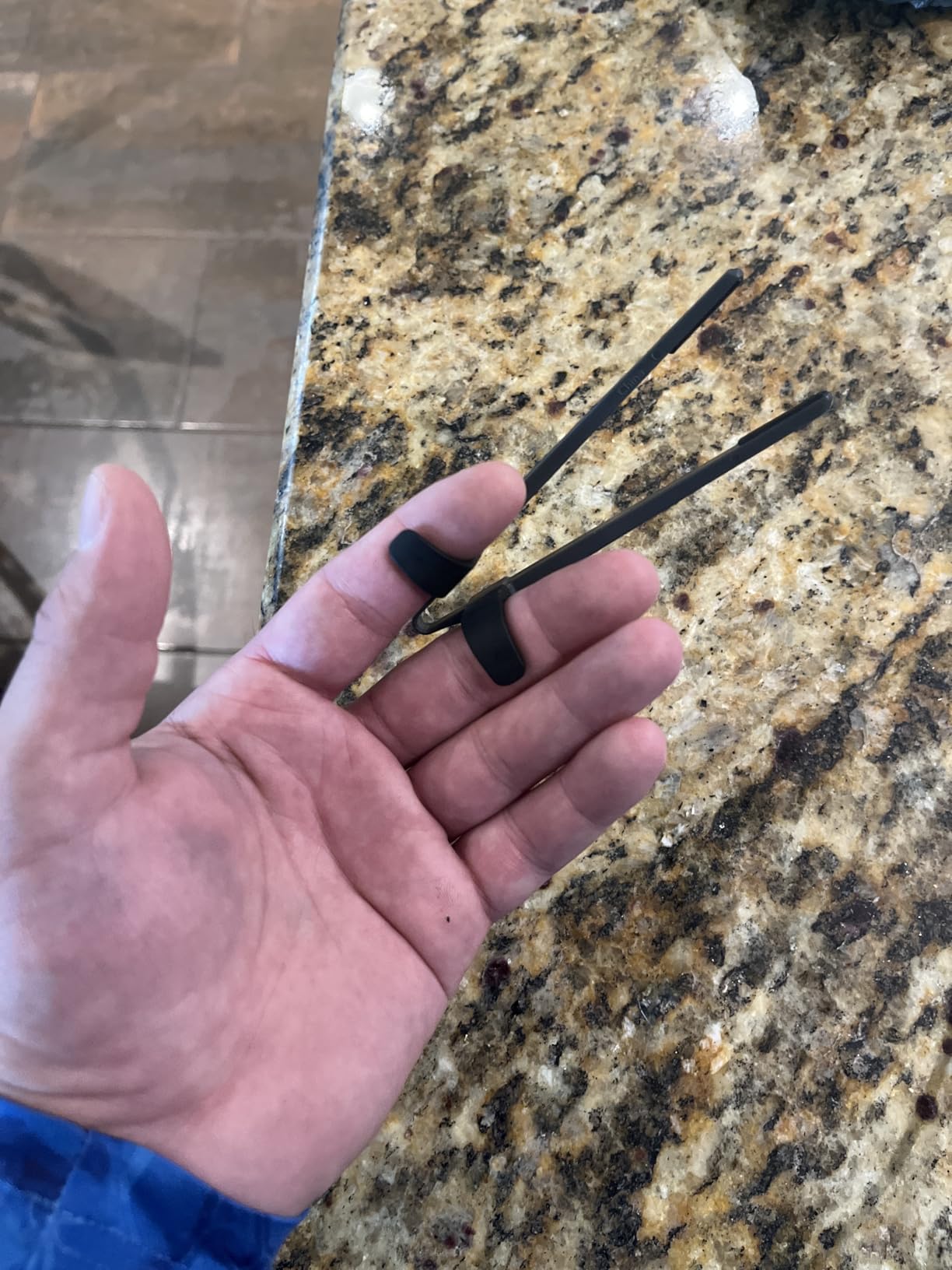 SNACTIV PRO Finger Chopsticks for Gamers - As Seen on Shark Tank! The Official Snacking Tool of the Future - Enjoy Snacks and Chips with Ease - Innovative Gaming Snacking Solution - Snack Chopsticks - Customer Photo 1