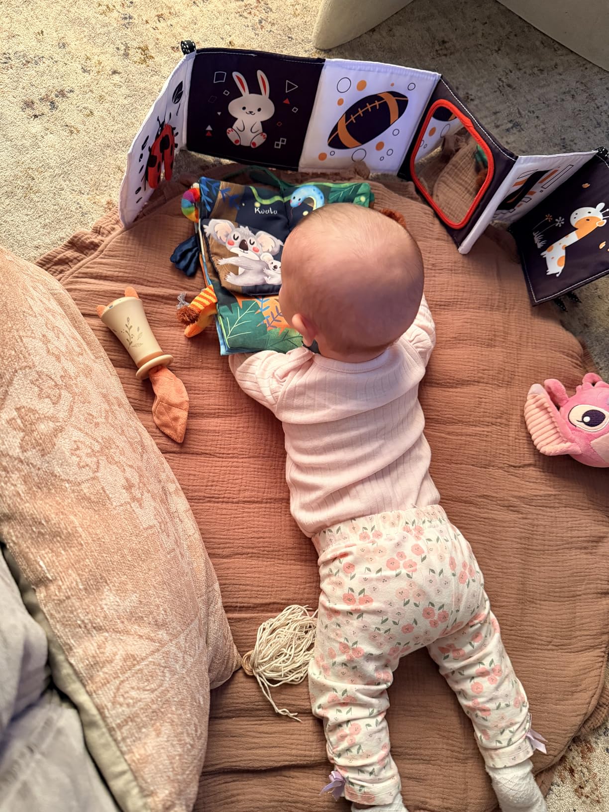 hahaland Baby Books 0-6 Months,Infant Tummy Time Toy Sensory Toys 6 to 12 Months Touch Feel Book Travel Toy Gifts for Boy Girl 0-3 Month Baby Shower Christmas Birthday Gifts Stocking Stuffers (Single) - Customer Photo 1