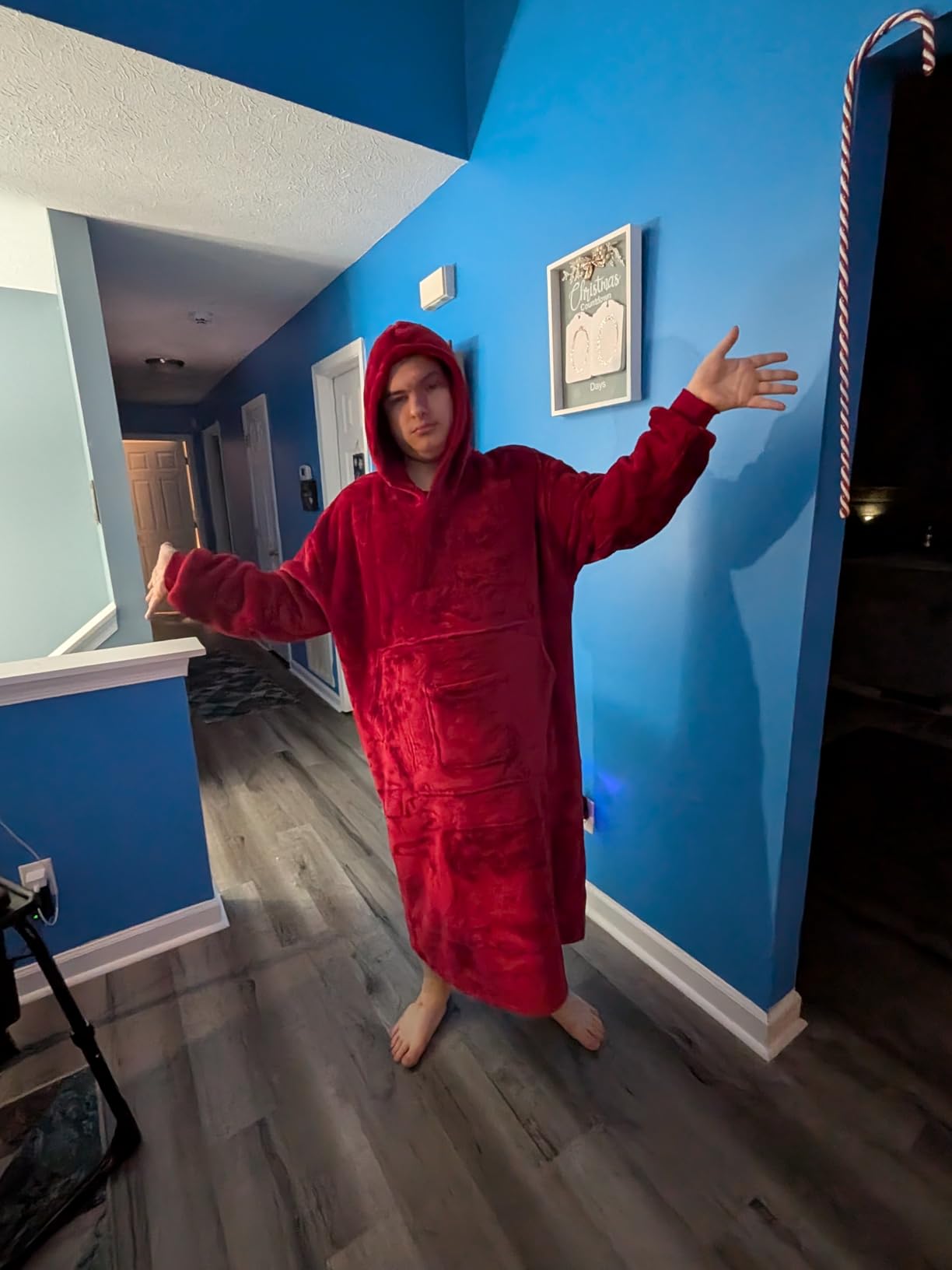 FUSSEDA Oversized Wearable Blanket Sweatshirt, Thick Warm Fleece Cozy Sherpa Hooded with Pockets and Sleeves Gift for Adult Customer Review FUSSEDA Oversized Wearable Blanket Sweatshirt, Thick Warm Fleece Cozy Sherpa Hooded with Pockets and Sleeves Gift for Adult - Customer Photo 1