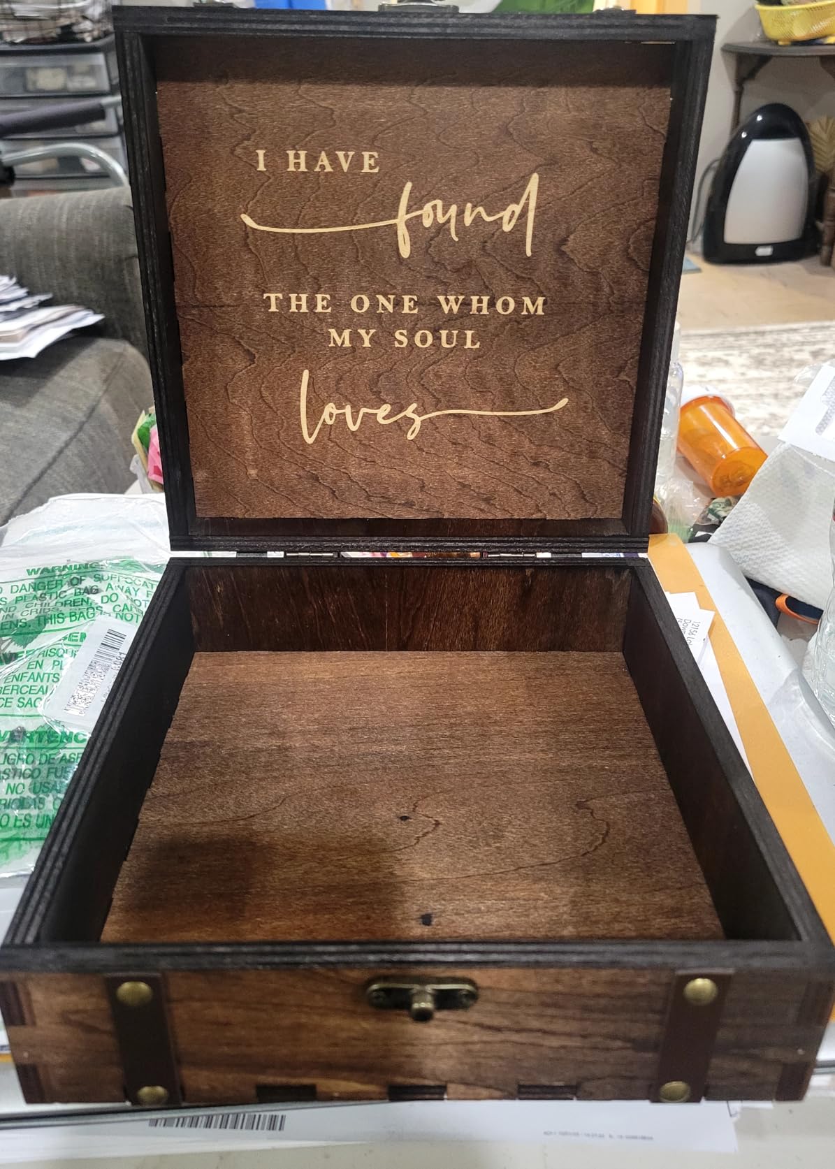 AW BRIDAL Mr and Mrs Wedding Keepsake Box for Couples, Wooden Memory Boxes with Lids, Bridal Shower Gifts for Bride Bachelorette Party, 2025 Engagement Gift for Newlyweds and Marriage Couple - Customer Photo 2