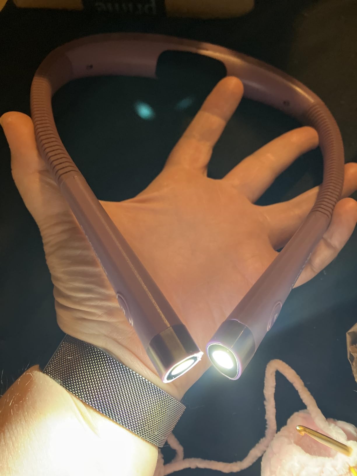 Glocusent Book Light, 3-Color & 6-Brightness Reading Light, Bendable Neck Light, 80-hr Lasting Rechargeable Lamp, Perfect Book Light for Reading in Bed, Knitting, Camping, Repairing, Book Lovers Gifts - Customer Photo 1