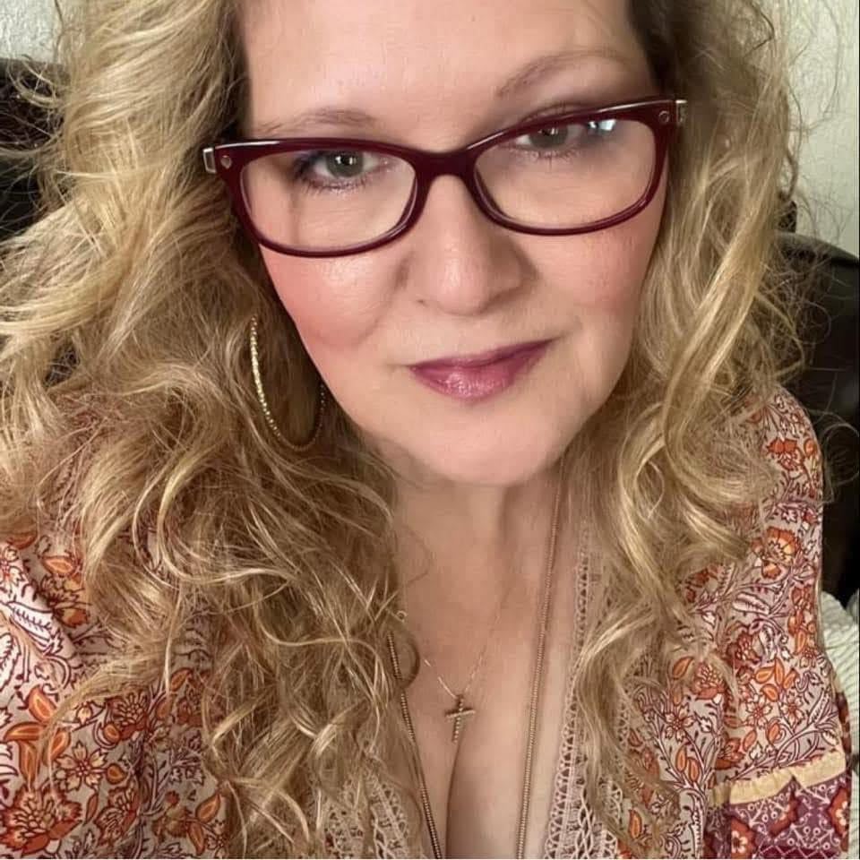 L'Oreal Paris Age Perfect Anti-Aging Midnight Cream, Face Moisturizer to Reduce Wrinkles and Firm Skin, 1.7oz + Serum Sample - Customer Photo 1