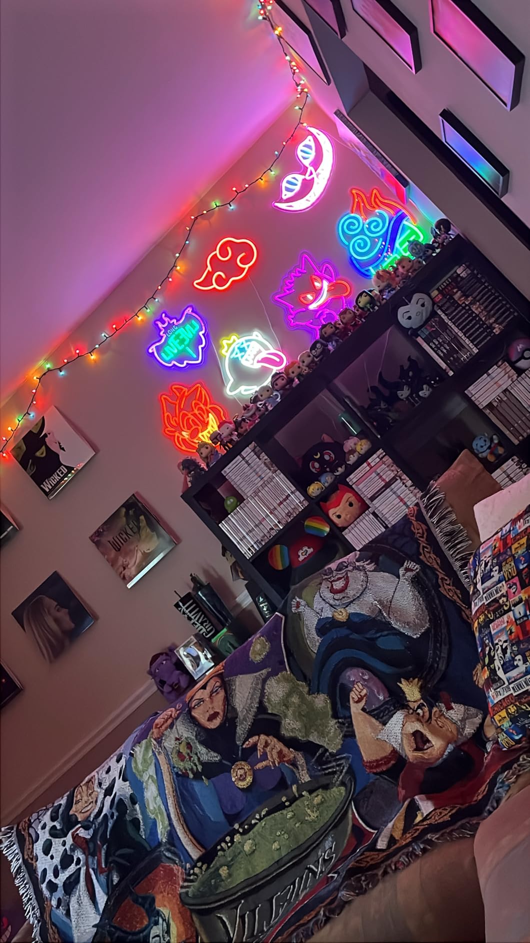 Dleouly Anime Neon Sign, LED Red Cloud Neon Signs for Wall Decor, Dimmable Gaming Neon Sign Wall Signs USB Night Neon Light for Bedroom Game Room Man Cave Party, Gifts for Your Son, Boyfriend(12x7in) - Customer Photo 1