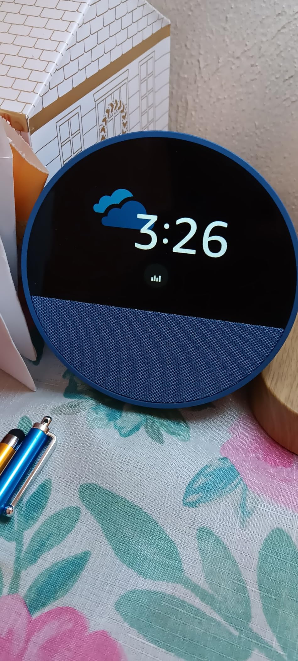 Amazon Echo Spot (newest model), Great for nightstands, offices and kitchens, Smart alarm clock with Alexa+ Early Access, Black - Customer Photo 2