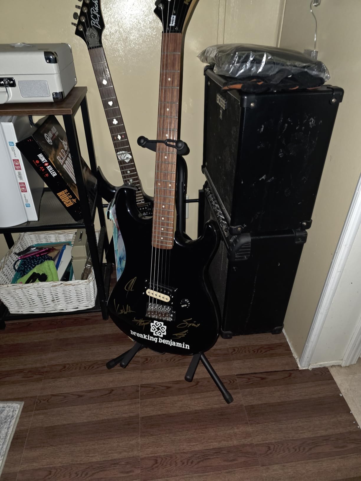 Amazon Basics Height Adjustable Foldable Guitar Stand with Secure Support for Acoustic, Electric, Bass and Banjos, Sturdy, Black - Customer Photo 1