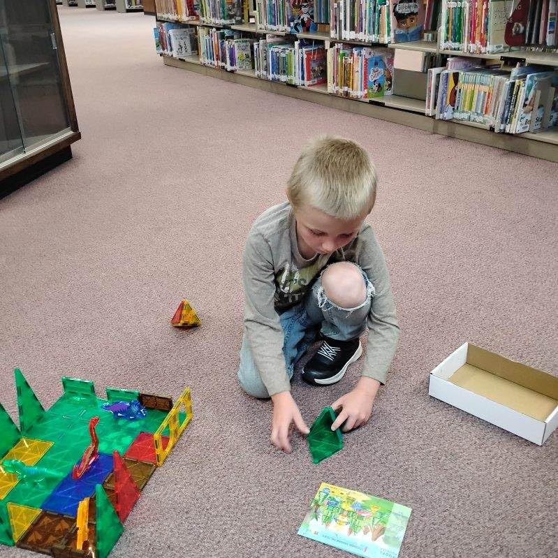 Coodoo Magnetic Tiles Kids Toys STEM Magnet Toy for Toddler Magnetic Blocks Building Preschool Learning Sensory Montessori Toys for 3+ Year Old Boys and Girls, Safe Creativity Toddler Kids Toy 40PCS - Customer Photo 1