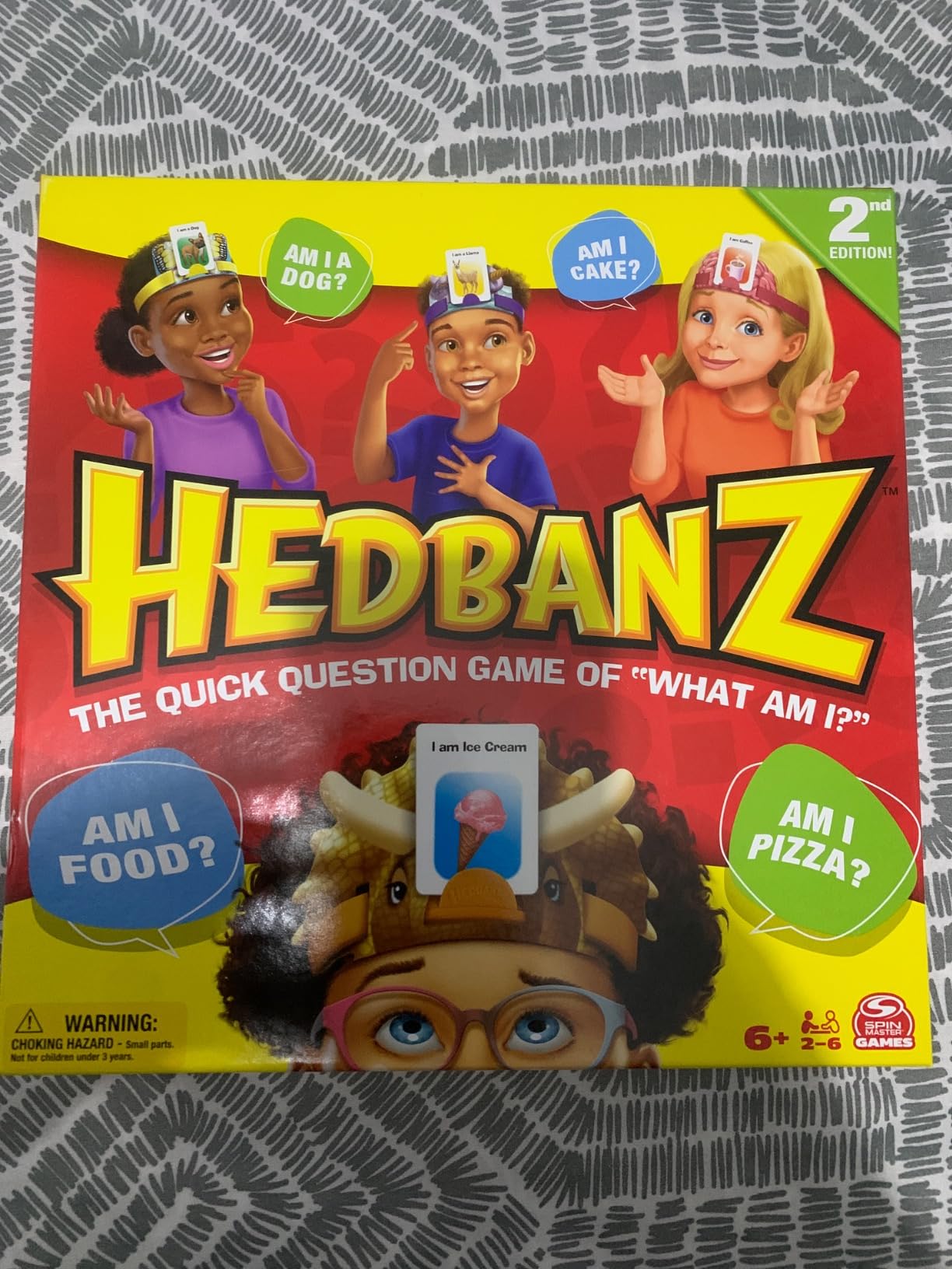 Spin Master Games, Hedbanz 2023 Edition with New Cards, Picture Guessing Board Game, for Family & Kids, 2-6 Players, for Ages 6 & Up - Customer Photo 1