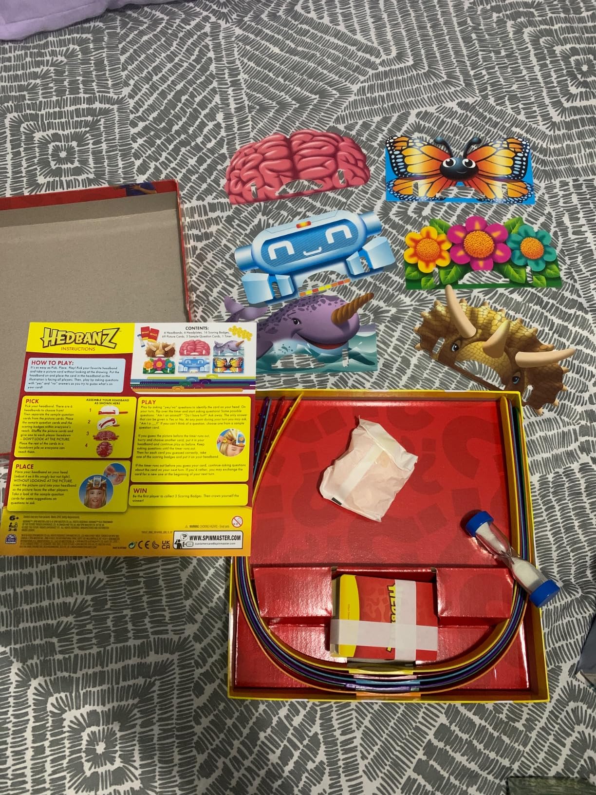 Spin Master Games, Hedbanz 2023 Edition with New Cards, Picture Guessing Board Game, for Family & Kids, 2-6 Players, for Ages 6 & Up - Customer Photo 2