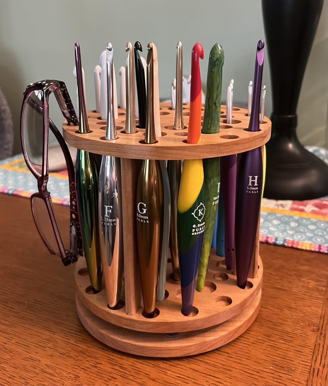 Rotating Paint Brush Holder - Handmade Paint Brush Holder Rotating Art Supply Organizer – Large Capacity Cherry Hardwood Brush Organizer for Desk, Arts and Crafts - Customer Photo 2