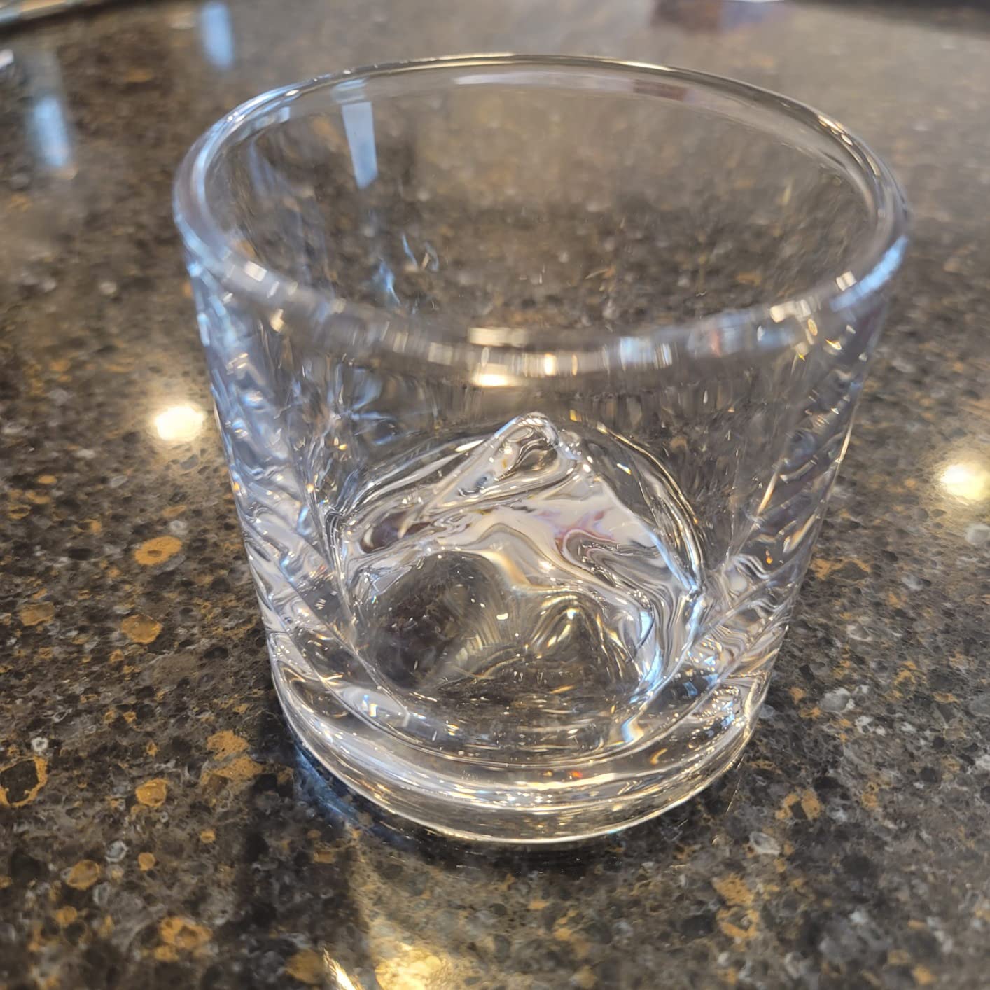 LIITON The Peaks Mountains Crystal Bourbon Whiskey Decanter Gift Set with 4 Old Fashioned Glasses, Premium Luxury Gifts for Men, Vodka, Scotch, Liquor, 1,000 ML - Customer Photo 5