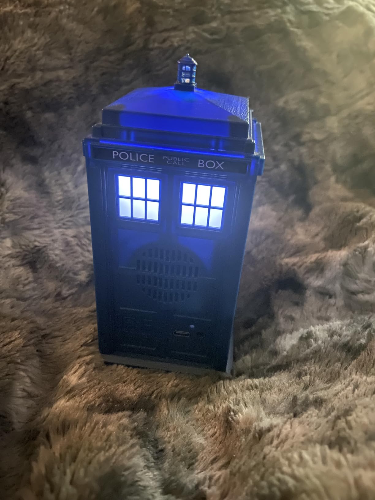 FAMETEK Doctor Who Tardis Bluetooth Speaker. Plays Music, Lights Up, Detailed Tardis Sounds Effects | Best Doctor Who Gifts. Doctor Who Collectibles Customer Review FAMETEK Doctor Who Tardis Bluetooth Speaker. Plays Music, Lights Up, Detailed Tardis Sounds Effects | Best Doctor Who Gifts. Doctor Who Collectibles - Customer Photo 1