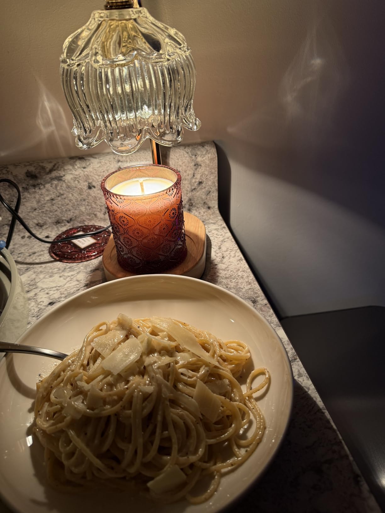 LA JOLIE MUSE Santal Rose Scented Candle – Saffron, Rose & Leather | 6 oz Natural Soy Wax | 40 Hours Clean Burn | Gift-Ready for Hosts & Gatherings | Elegant Home Decor - Customer Photo 1