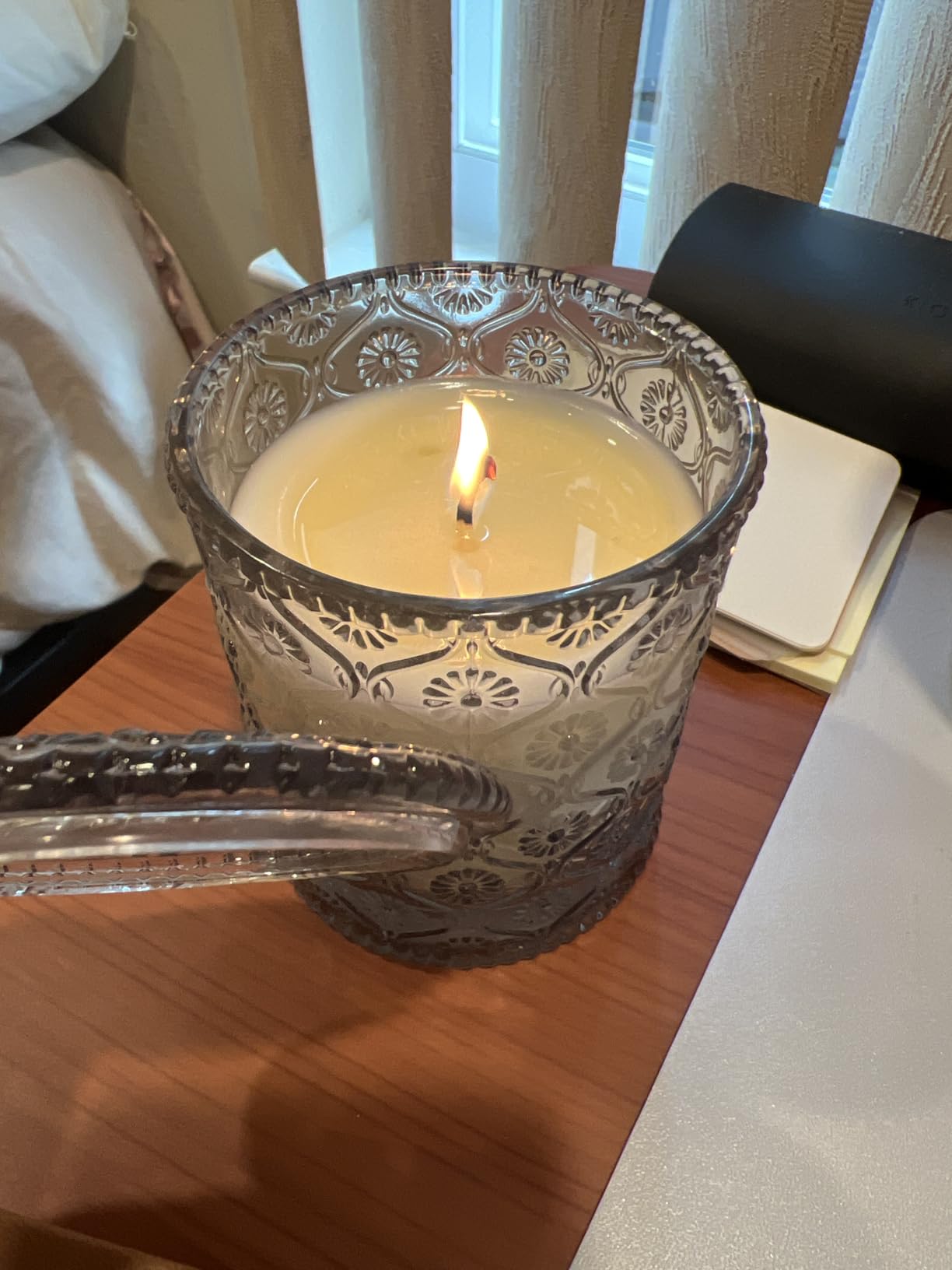 LA JOLIE MUSE Santal Rose Scented Candle – Saffron, Rose & Leather | 6 oz Natural Soy Wax | 40 Hours Clean Burn | Gift-Ready for Hosts & Gatherings | Elegant Home Decor - Customer Photo 4