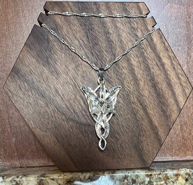 Lord of The Ring/Arwen Evenstar/Elven Green Tree Leaf/Thorin Oakenshield Necklace Lord of The Ring Pendant Necklace with Cubic Zirconia,Elvish Jewelry for Women - Customer Photo 1