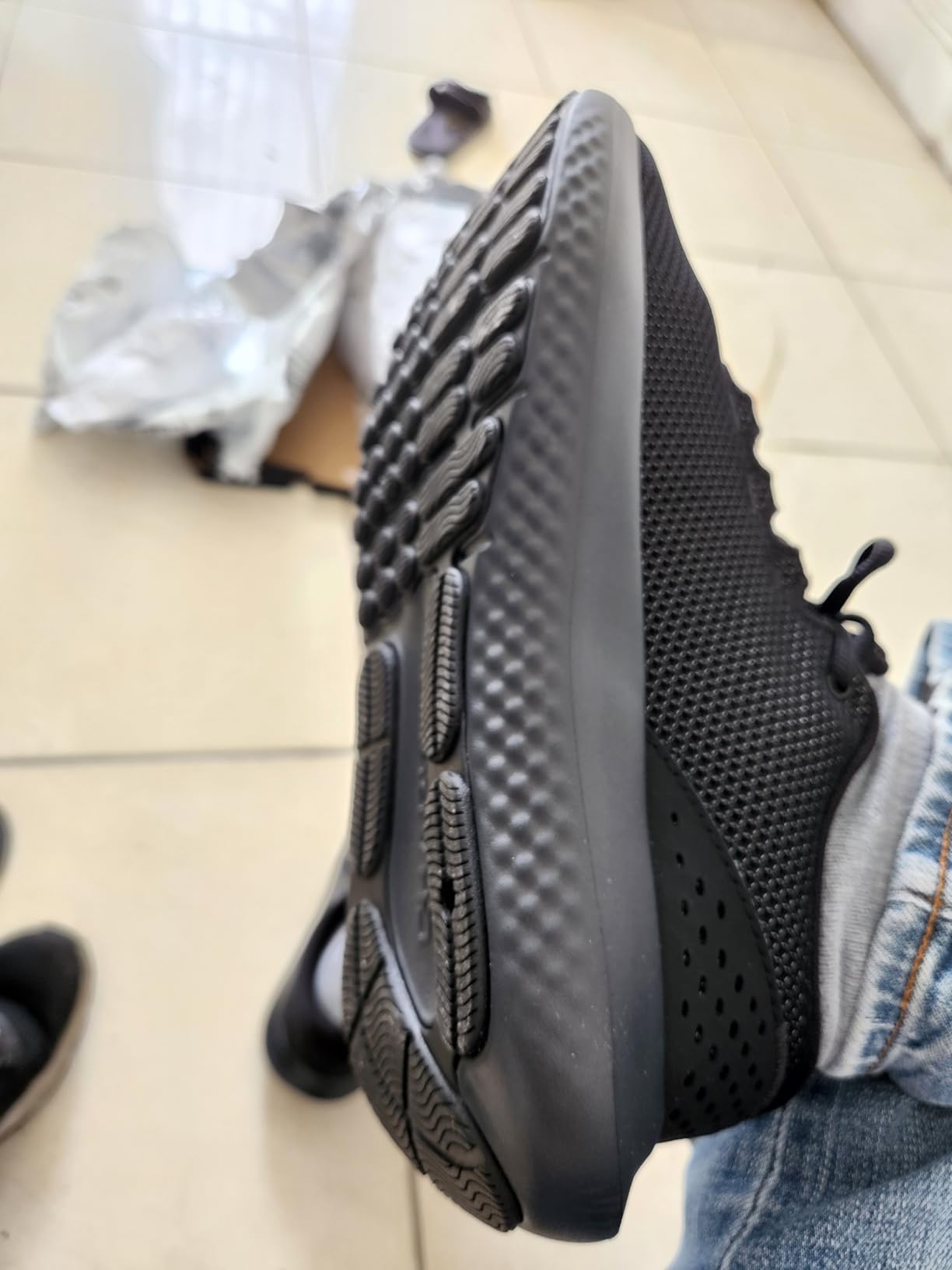 Under Armour Men's Charged Surge 4 Sneaker Customer Review Under Armour Men's Charged Surge 4 Sneaker - Customer Photo 1