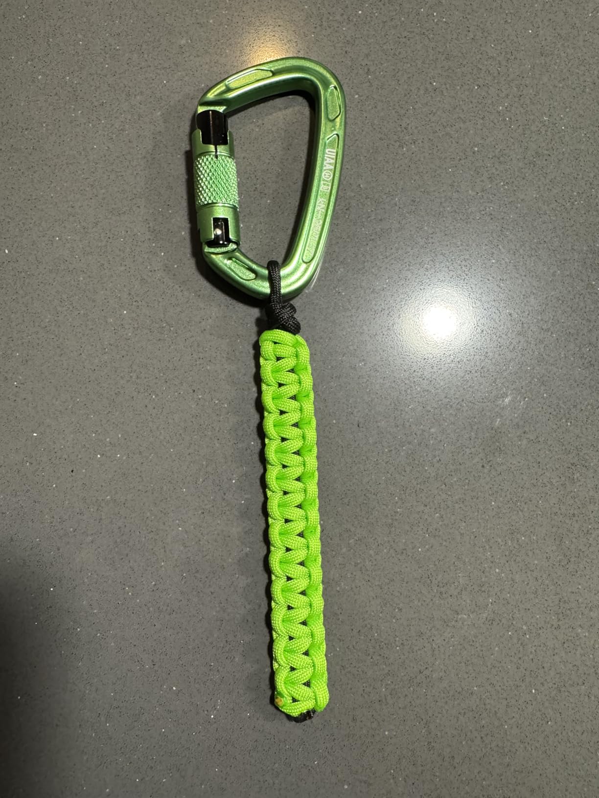 Climbing Carabiner Clips 25kN Auto Locking Carabiner, Professional Heavy Duty Large Locking Carabiner Clips for Rock/Ice Climbing Rappelling Rescue Swing etc, D Shaped, Large Size - Customer Photo 1