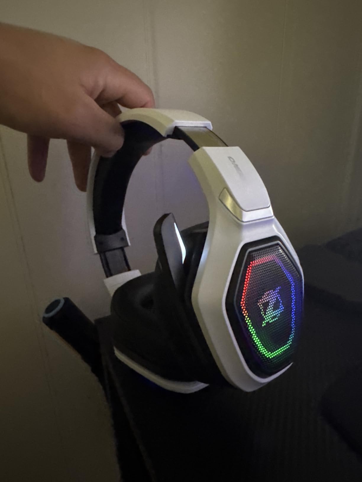 Ozeino 2.4GHz Wireless Gaming Headset for PC, Ps5, Ps4 - Lossless Audio USB & Type-C Ultra Stable Gaming Headphones with Flip Microphone, 40-Hr Battery Gamer Headset for Switch, Laptop, Mobile, Mac - Customer Photo 1