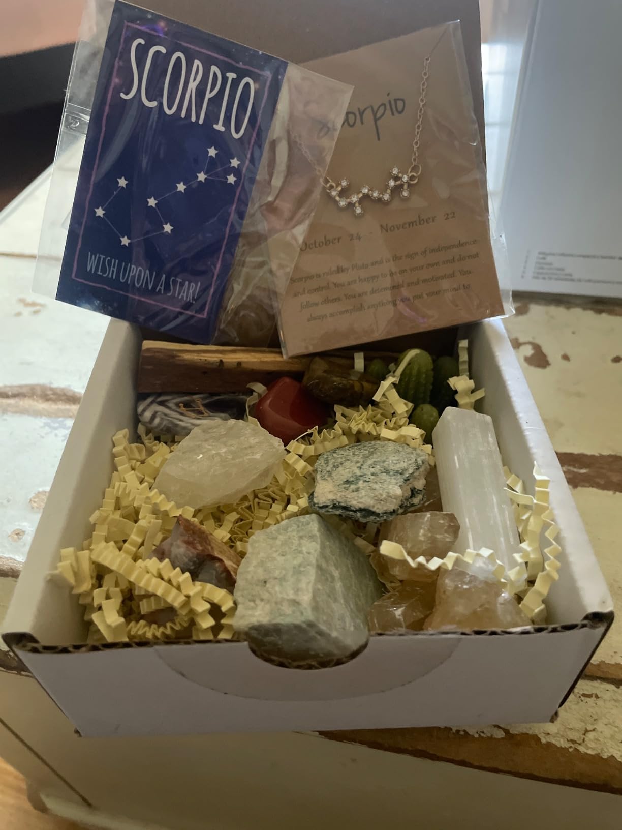 DANCING BEAR Capricorn Zodiac Candle Gift Box Set with 3 Healing Crystals & Stone Holder Necklace, 100% Soy Scented Wax, Crackling Wood Wick, 45 Hour Burn Time - Customer Photo 3
