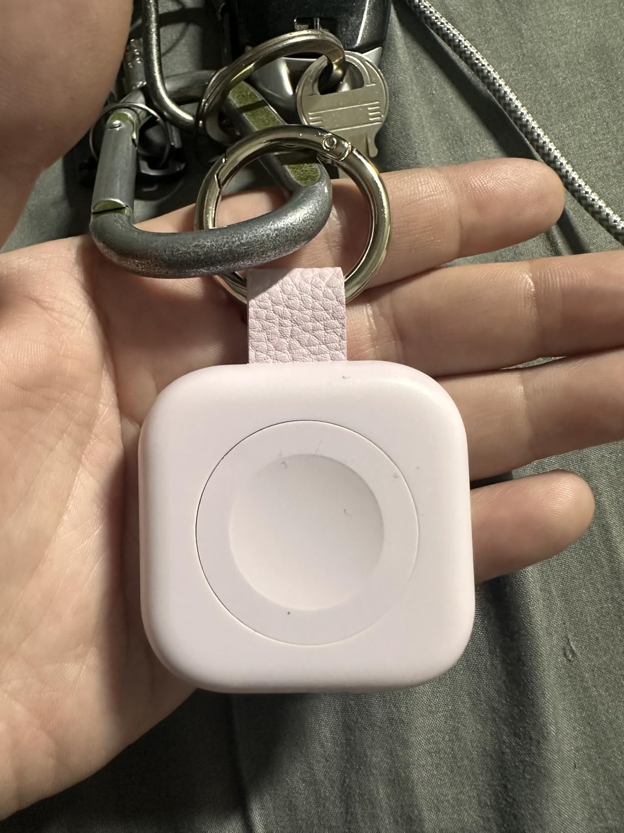 HUOTO Portable Wireless Charger for Apple Watch Accessories,for Apple Watch Series 11/10/9/8/UItra 2/UItra/7/6/5/4/3/2/SE,Compact Magnetic iWatch Charger 1200mAh Power Bank Keychain Travel Style Gift Customer Review HUOTO Portable Wireless Charger for Apple Watch Accessories,for Apple Watch Series 11/10/9/8/UItra 2/UItra/7/6/5/4/3/2/SE,Compact Magnetic iWatch Charger 1200mAh Power Bank Keychain Travel Style Gift - Customer Photo 1