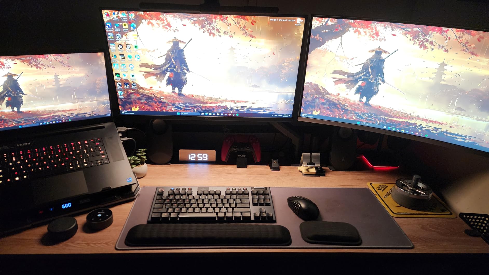 MEKASS Ergonomic Wrist Rest for Keyboard and Mouse, Soft Memory Foam Keyboard Wrist Rest Set with Non-Slip Silicone Base, Easy Typing, Pain Relief, Comfort for Office, Work, Gaming (Classic Black) - Customer Photo 3