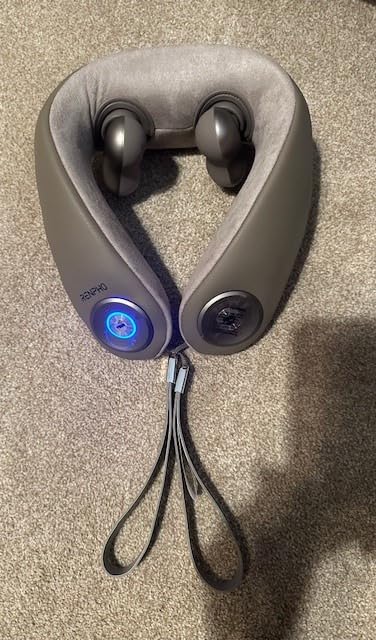 RENPHO Cordless Neck Massager with Heat, 6D Kneading Massage, Portable Heated Neck Pain Relief Massager for Travel, Gifts for Women & Men - Customer Photo 2