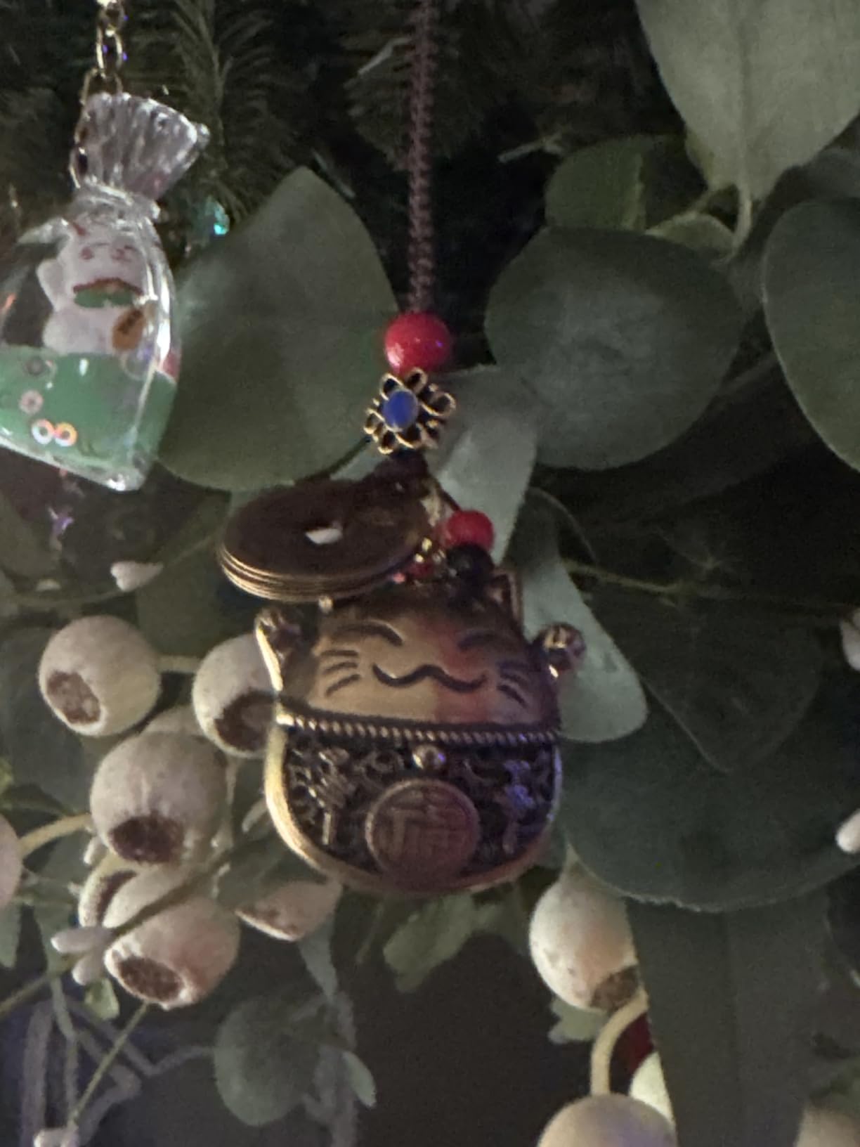 Brass Maneki Neko Lucky Cat Keychain with Feng Shui Coins, Maneki Neko Statue Good Luck Charms Lucky Tassel - Customer Photo 1