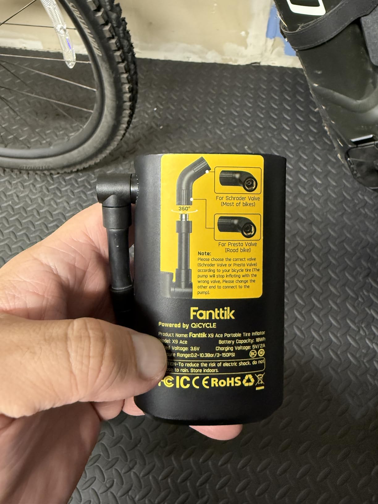 Fanttik X9 Ace Mini Bike Pump, 32s Fast Inflate Bike Pump with Gauge, 150PSI Electric Air Pump with Presta and Schrader Valve - Customer Photo 2