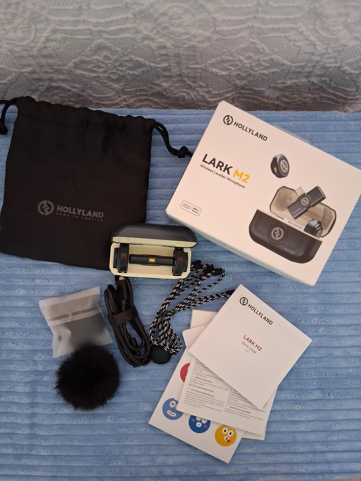 Hollyland Lark M2 Wireless Microphone for iPhone/Camera/Android/PC, 48kHz/24-bit High Fidelity Audio, 300m Range, Noise Cancelling, 40h Use, YouTube, Vlog, Streaming (2TX + 3RX + Charging Case) Customer Review Hollyland Lark M2 Wireless Microphone for iPhone/Camera/Android/PC, 48kHz/24-bit High Fidelity Audio, 300m Range, Noise Cancelling, 40h Use, YouTube, Vlog, Streaming (2TX + 3RX + Charging Case) - Customer Photo 2