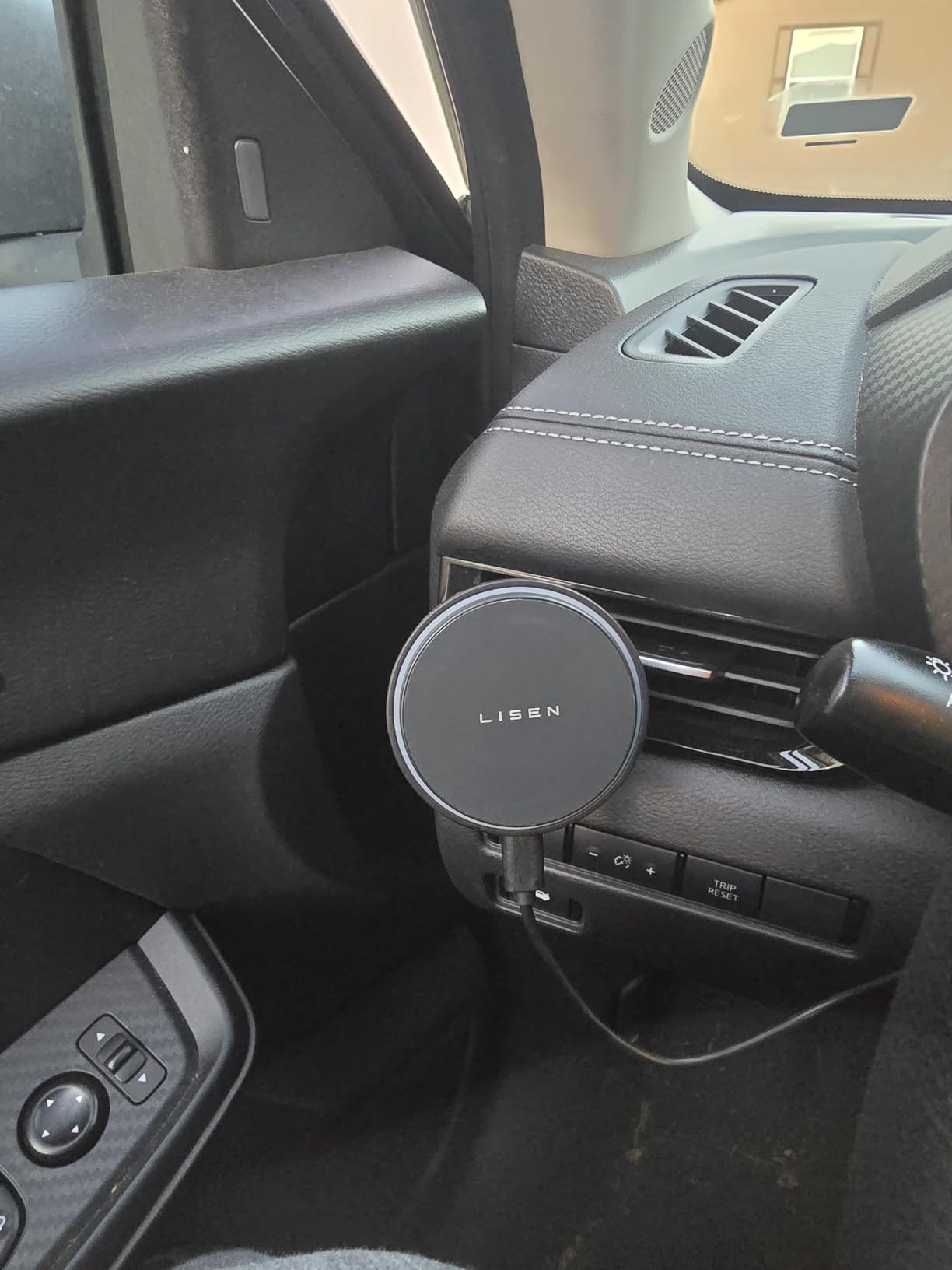 LISEN 15W MagSafe Car Mount Charger, Travel MagSafe Charger, Wireless Car Charger, Magnetic Phone Holder for Car, for iPhone 17-12, Samsung customer photo 2