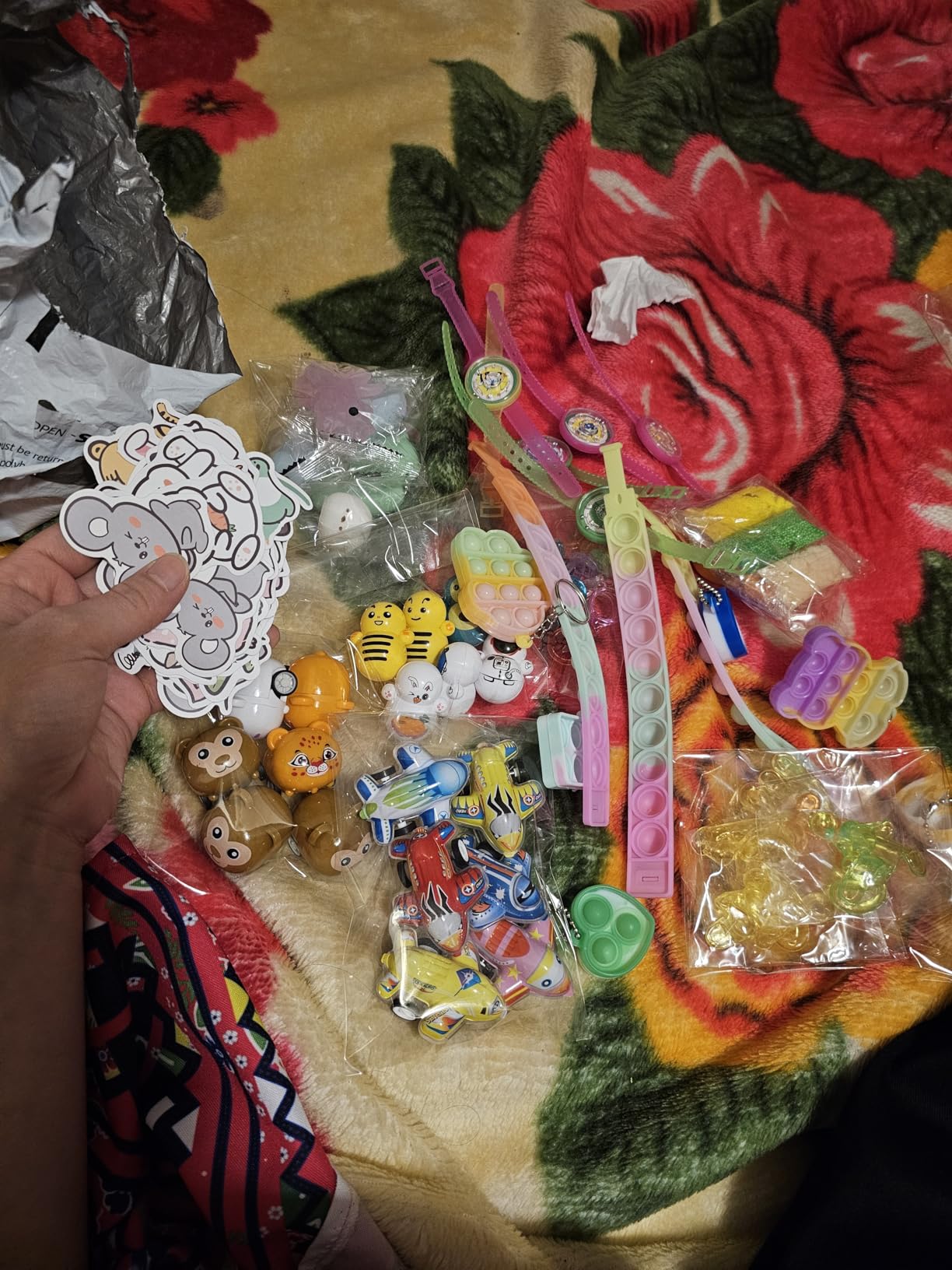 126 Pcs Pop Party Favors for Kids, Treasure Box Toys for Classroom Prizes, Pinata Stuffers, Goodie Bag Filler, Treasure Chest, Carnival Bulk Small Toys, Easter Basket Egg Fillers Customer Review 126 Pcs Pop Party Favors for Kids, Treasure Box Toys for Classroom Prizes, Pinata Stuffers, Goodie Bag Filler, Treasure Chest, Carnival Bulk Small Toys, Easter Basket Egg Fillers - Customer Photo 3