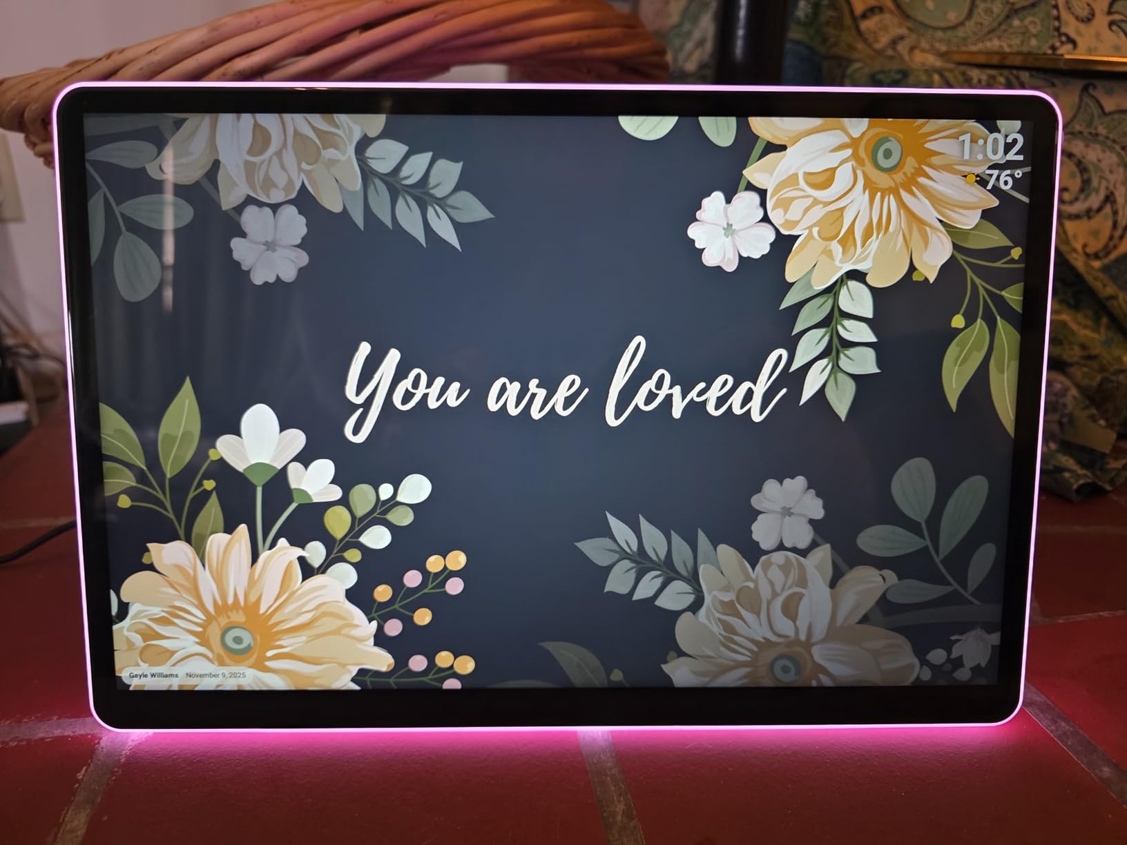 ApoloSign Neon Light Digital Picture Frame - 10.1