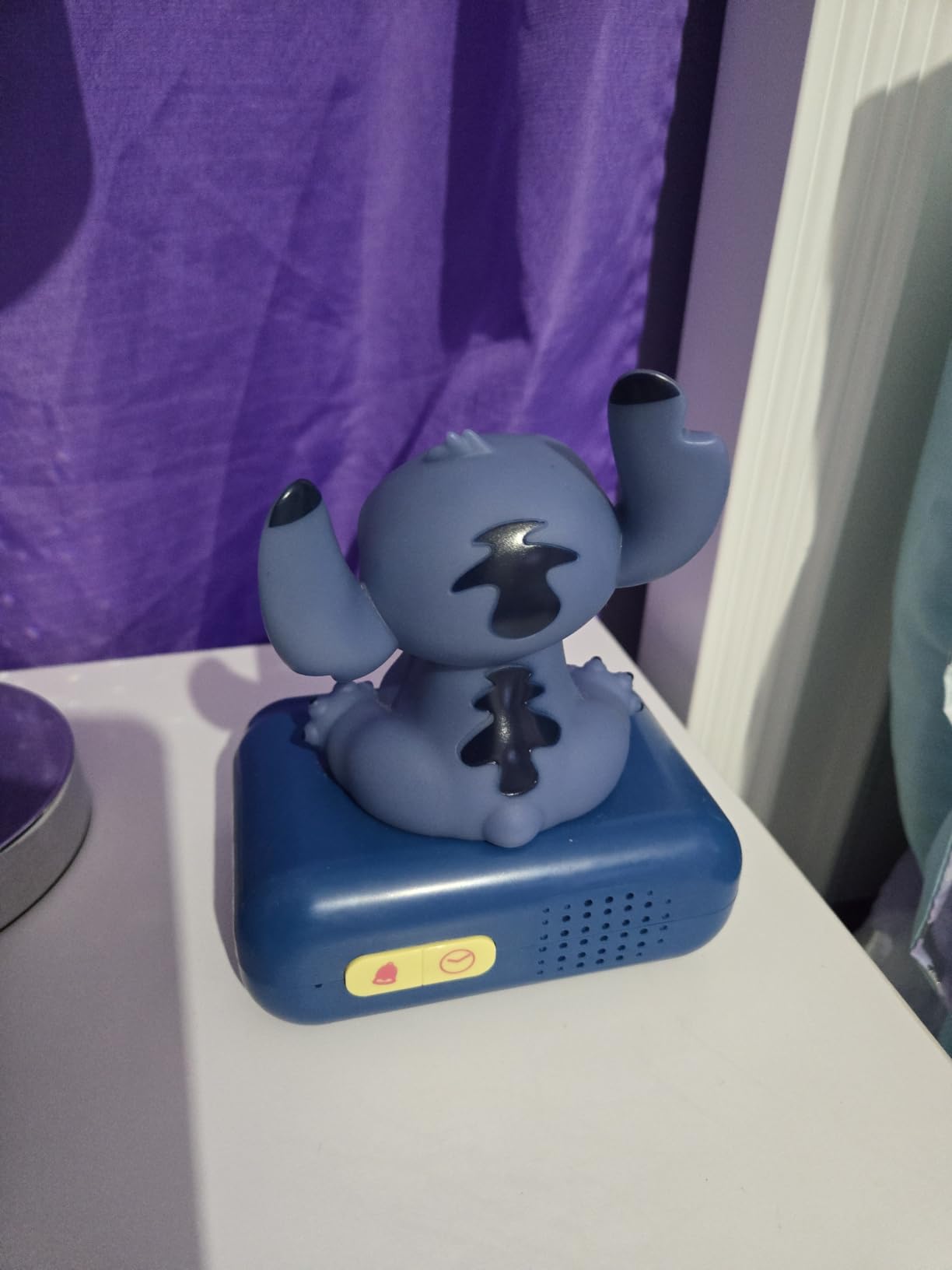 LEXiBOOK - Basketball - Basketball Nightlight Alarm Clock, Sounds and Melodies, LCD Backlit Screen, Luminous, Snooze, Blue/Orange, RL800BA - Customer Photo 2