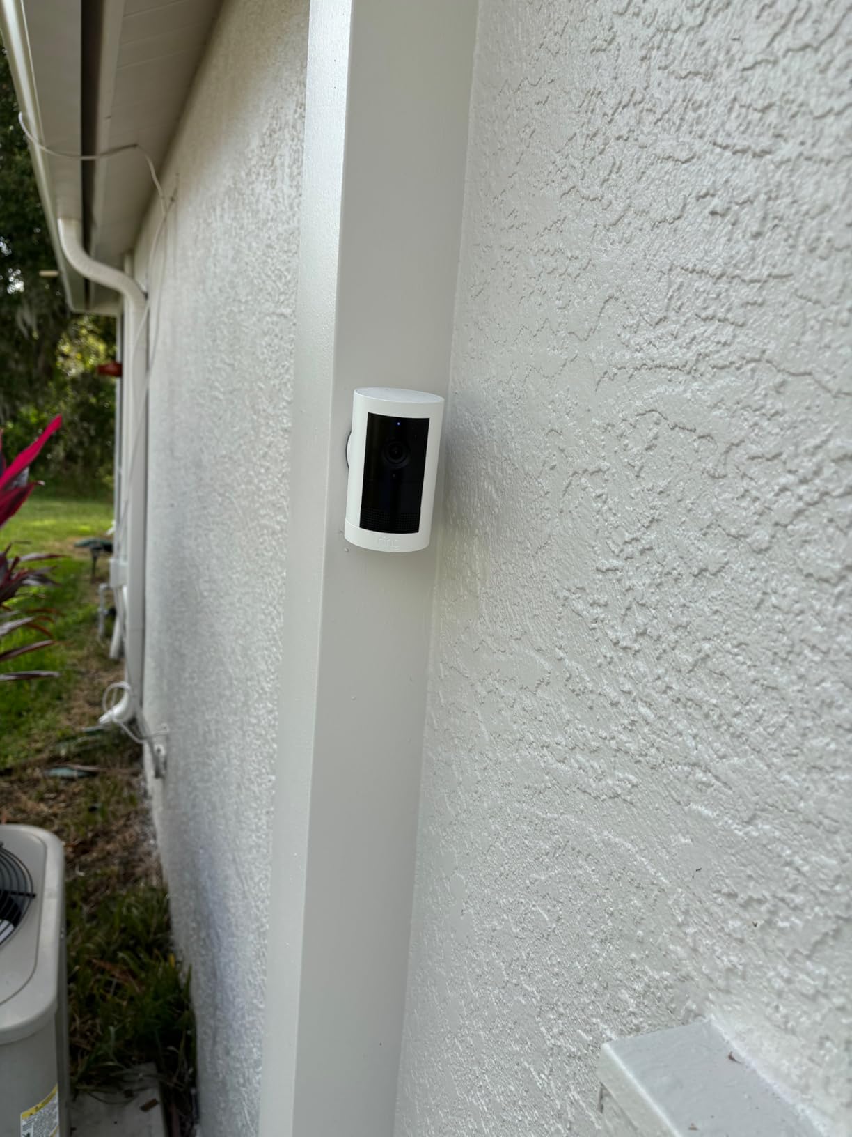 Ring Outdoor Cam Plus, Battery (newest model), Home or business security, Wide-Angle 2K Video with Ring Vision, Low-Light Sight for full-color night vision, Mount-Anywhere Versatility, White customer photo 2