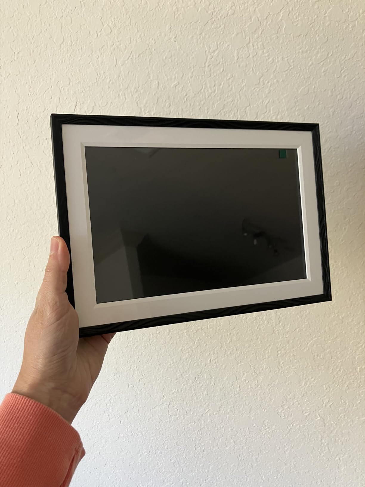 Digital Picture Frame, 10.1'' Frameo Digital Frame Wifi, 32GB Memory, 1280*800 HD Touch Screen Digital Photo Frame, Wall Mountable, Auto-Rotate, Share Instantly, Wedding, Birthday Gifts for Women, Mom Customer Review Digital Picture Frame, 10.1'' Frameo Digital Frame Wifi, 32GB Memory, 1280*800 HD Touch Screen Digital Photo Frame, Wall Mountable, Auto-Rotate, Share Instantly, Wedding, Birthday Gifts for Women, Mom - Customer Photo 2