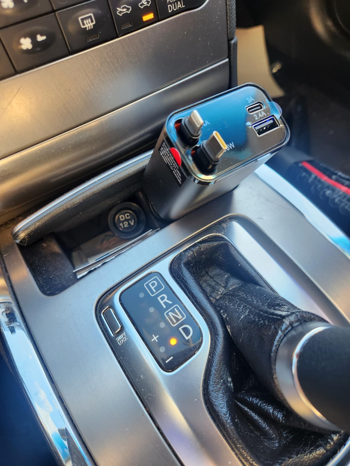 LISEN Retractable Car Charger, Gifts for Men Women, 69W Cars Adapter USB C Fast Charger for iPhone 17, Car Accessories for Men Women, Gifts for Dad Mom, for iPhone 17 Pro Max Air 16 15 14 13 12 Plus - Customer Photo 2