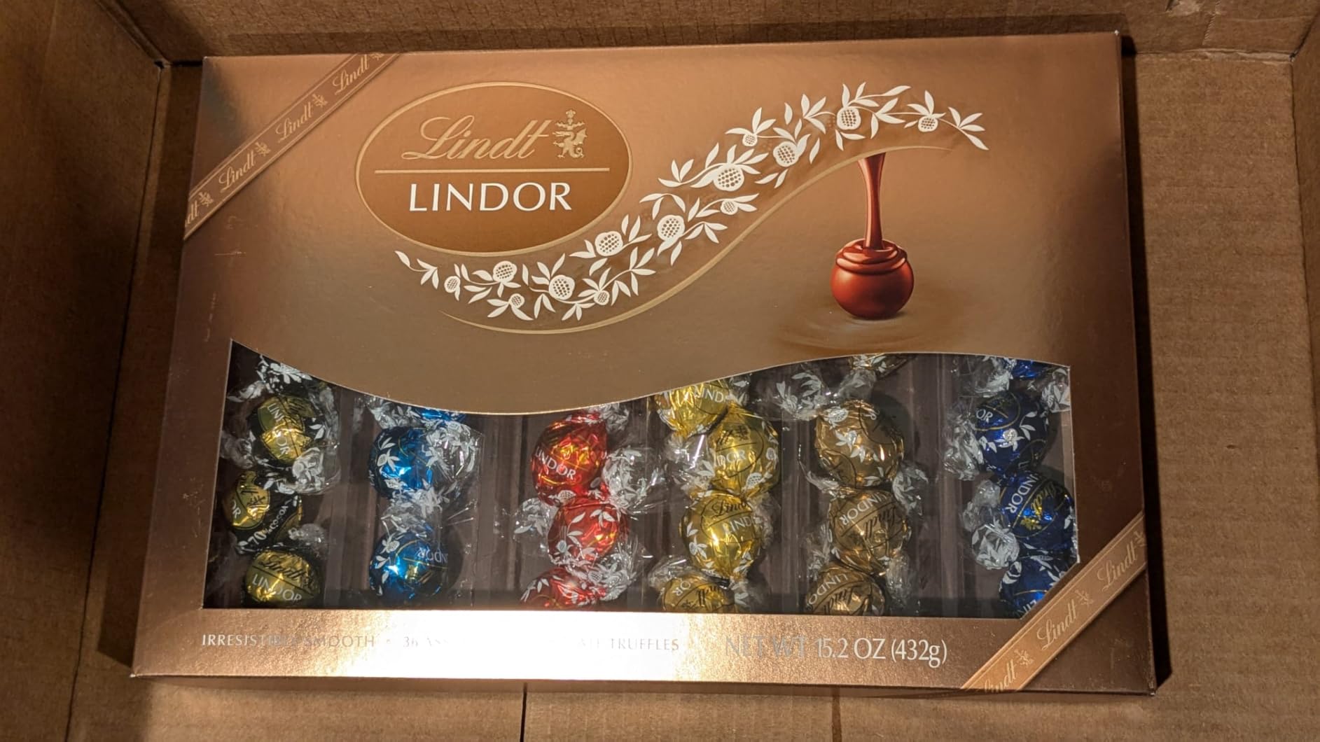 Lindt LINDOR Deluxe Assorted Chocolate Candy Truffles Gift Box, 15.2 oz., Full Size Customer Review Lindt LINDOR Deluxe Assorted Chocolate Candy Truffles Gift Box, 15.2 oz., Full Size - Customer Photo 2