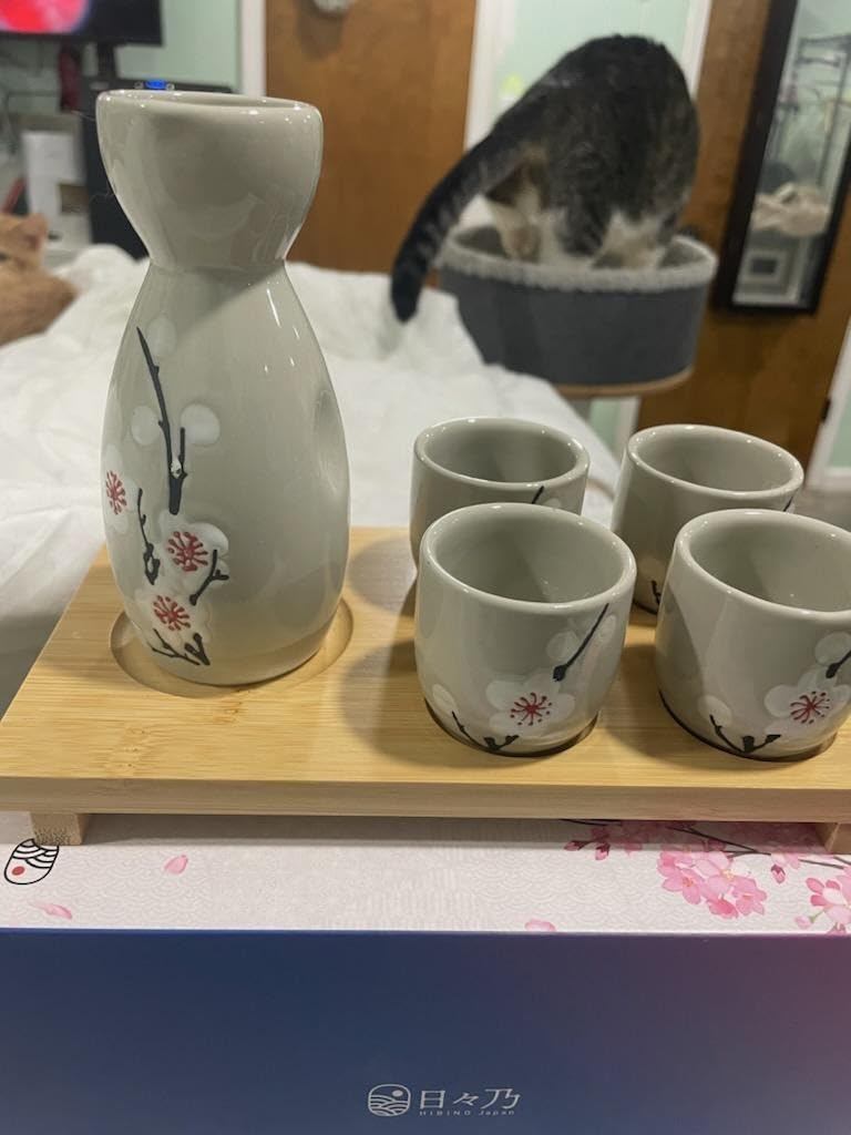 HIBINO Japanese Sake Set - 1 Tokkuri Bottle (5 Oz) & 4 Ochoko Cups (1.3 Oz) - 5pc Ceramic Sake Set with Serving Bamboo Tray - Traditional Japanese Gift Set -「Blue Wave」 - Customer Photo 1