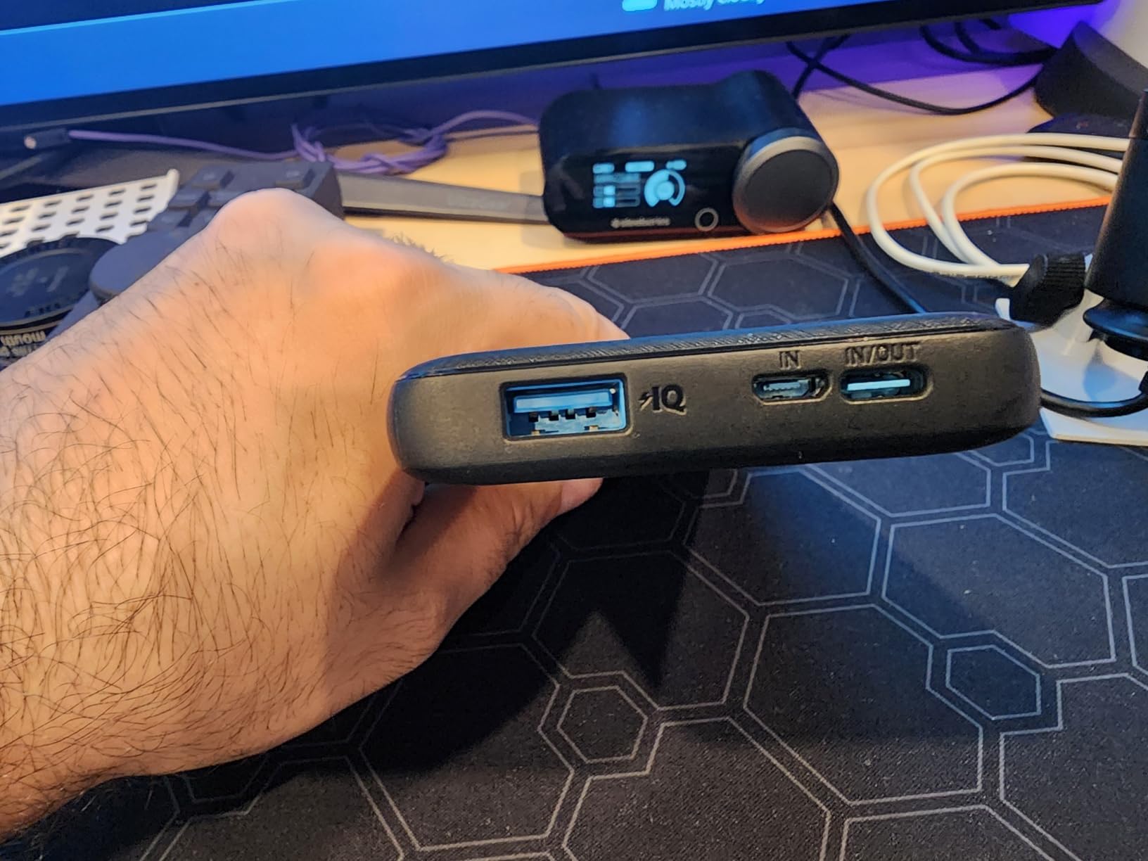 Anker Power Bank(PowerCore 10K), Compact Travel-Ready 10,000mAh Battery Pack with PowerIQ Charging Technology, 5V/3A High-Speed Charging for iPhone, iPad,and More(USB-C Input and Output(Black), 1pack) - Customer Photo 2