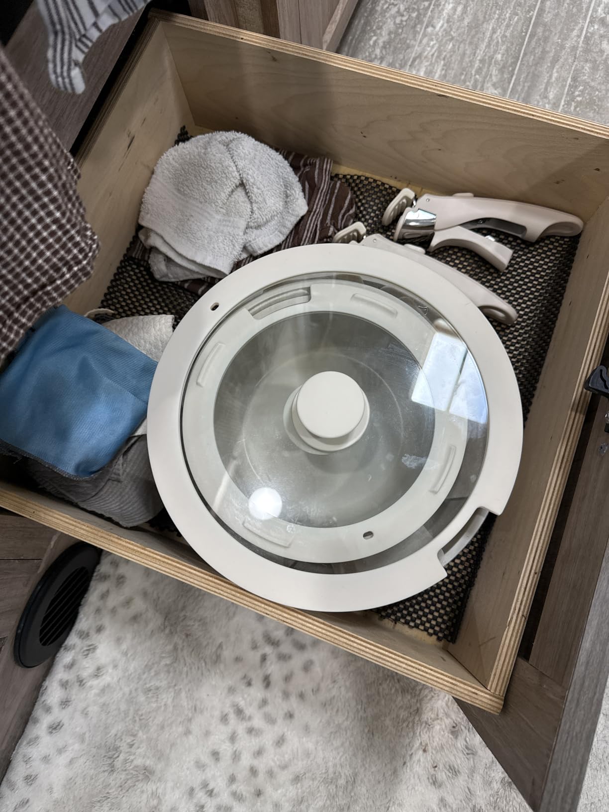 Astercook Ceramic Non-stick Cookware 21 Pcs Pots and Pans Set, Detachable Handle, RV Kitchen Non Stick Cooking Set Removable Handles, Oven Safe, Induction Ready, Stackable, Cream White - Customer Photo 2