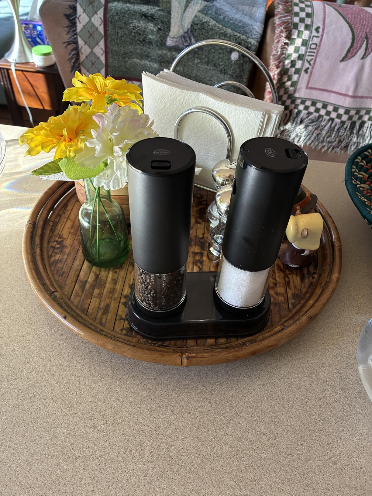 Electric Salt and Pepper Grinder Set Automatic Battery Pepper Mill Shakers Adjustable Coarseness Upgraded Larger Capacity with Led Home and Kitchen Appliances Christmas Gifts for Women Customer Review Electric Salt and Pepper Grinder Set Automatic Battery Pepper Mill Shakers Adjustable Coarseness Upgraded Larger Capacity with Led Home and Kitchen Appliances Christmas Gifts for Women - Customer Photo 1