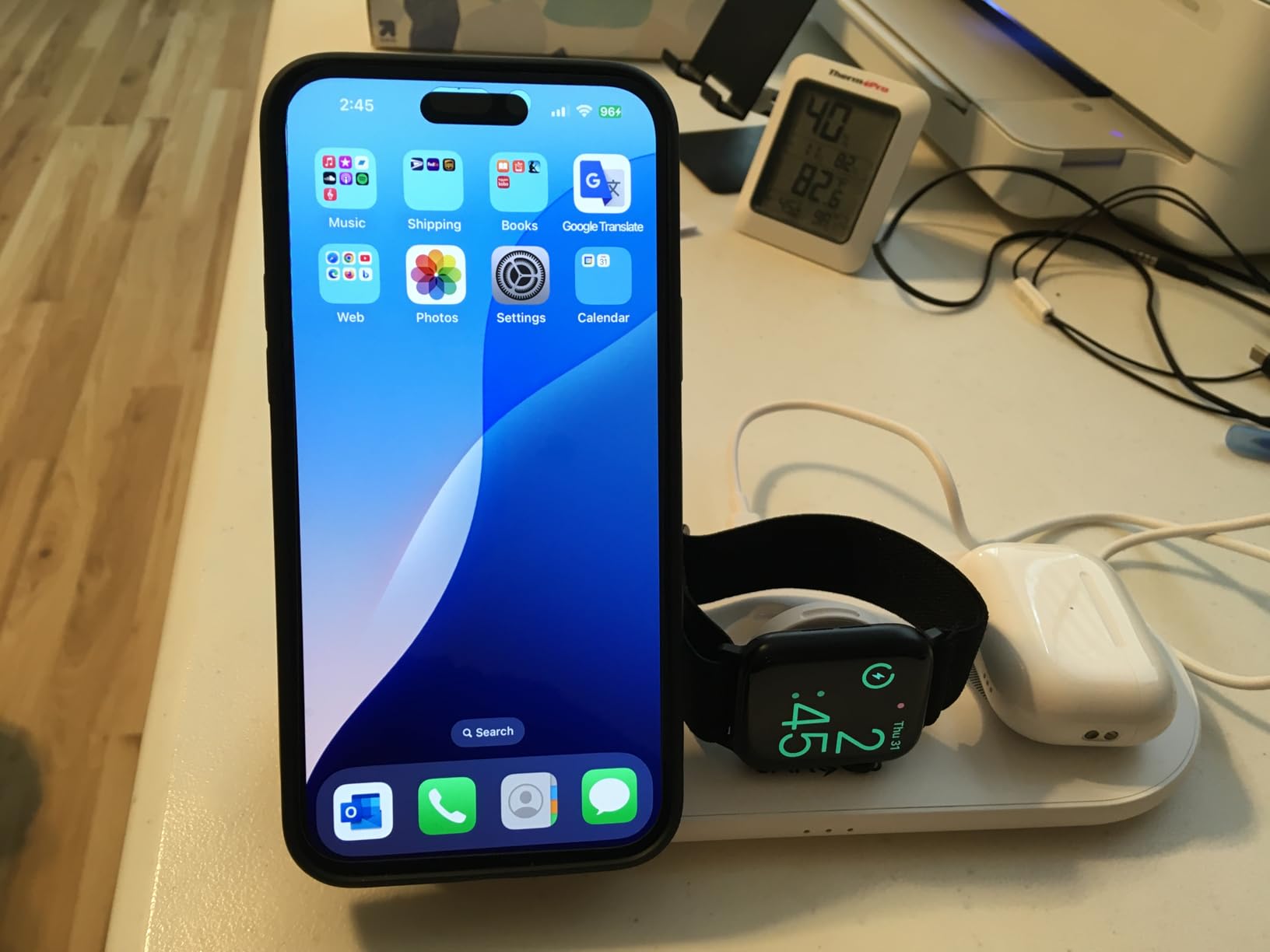 JARGOU Aluminum Alloy Wireless Charger Pad for Travel, 3 in 1 Charging Station for Apple Device, Metal Magnetic Charger Stand for iPhone 15/14/13, for Apple Watch Charger for AirPods Pro/3/2 Customer Review JARGOU Aluminum Alloy Wireless Charger Pad for Travel, 3 in 1 Charging Station for Apple Device, Metal Magnetic Charger Stand for iPhone 15/14/13, for Apple Watch Charger for AirPods Pro/3/2 - Customer Photo 1