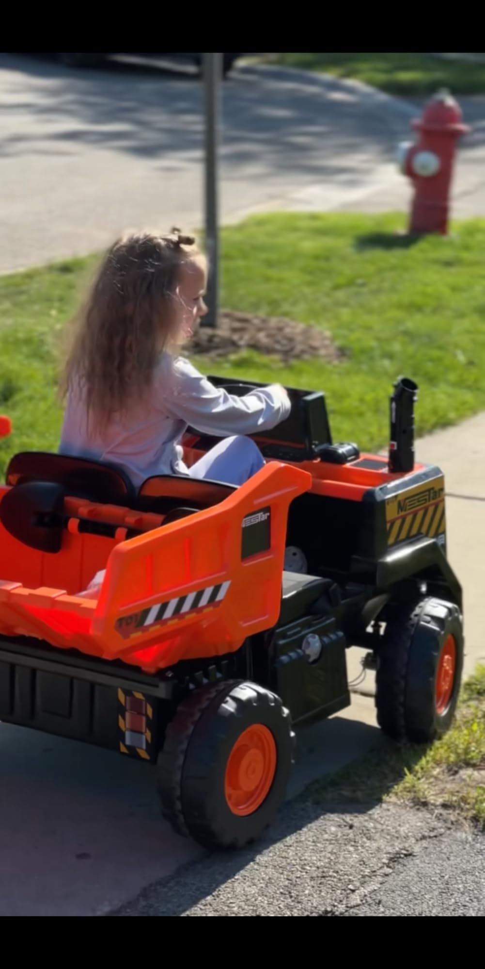 Kidsera 24V Ride On Dump Truck, 24inch-2 Seater Ride On Car for Kids w/Remote Control 4WD/2WD Up to 5 Mph, 24v Ride on Toys for Big Kids w/Electric Dump Bed Extra Shovel Traffic Cones (Yellow) - Customer Photo 0