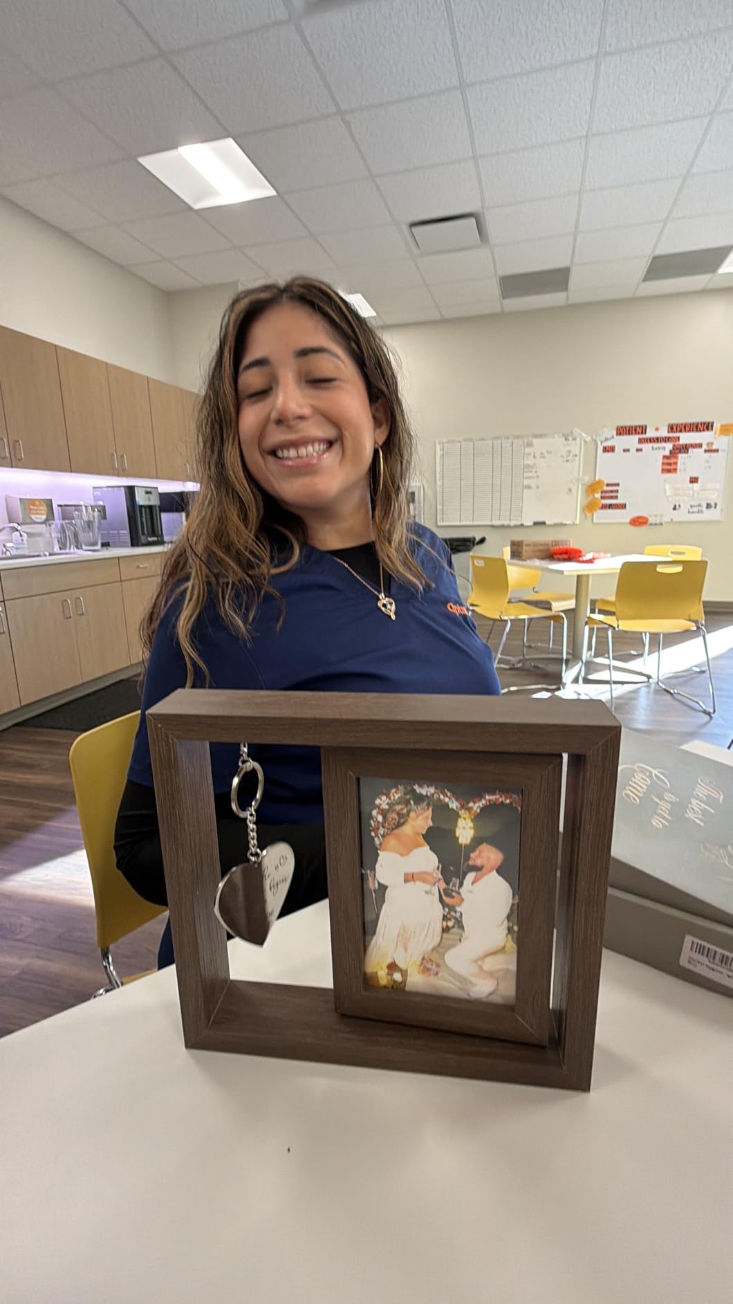 Wedding Gifts for Couples Personalized Wedding Gifts for Newlyweds Gift Wedding Picture Frame Mr and Mrs Wedding Presents for Newlyweds Bridal Shower Gift for Bride Customer Review Wedding Gifts for Couples Personalized Wedding Gifts for Newlyweds Gift Wedding Picture Frame Mr and Mrs Wedding Presents for Newlyweds Bridal Shower Gift for Bride - Customer Photo 1